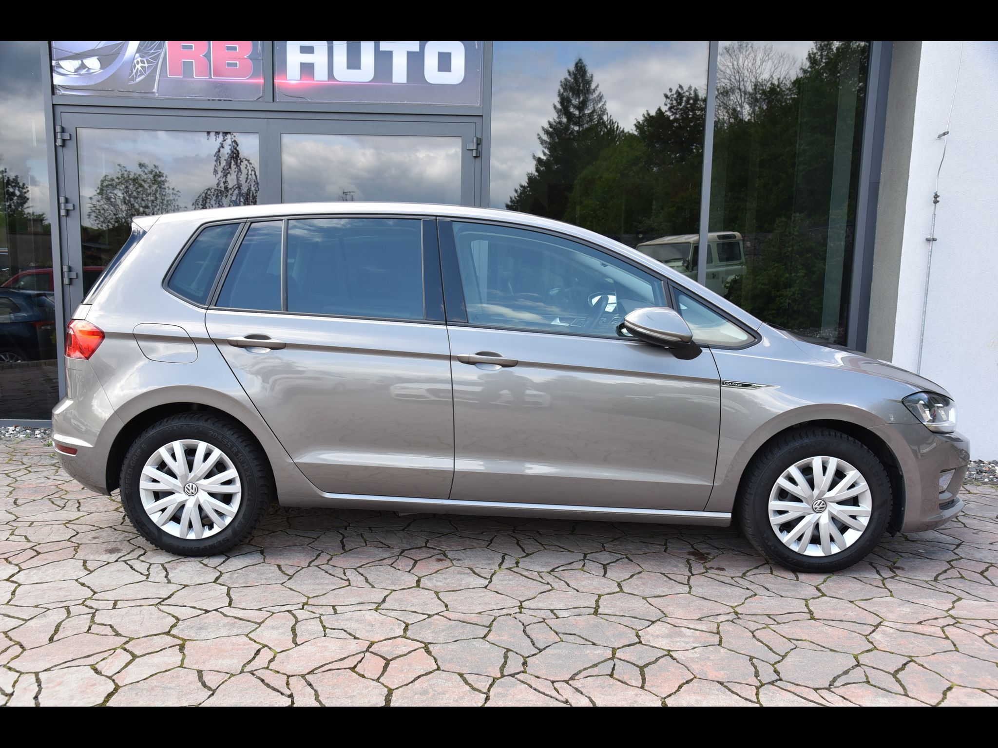 Volkswagen Golf Sportsvan, 1.2 TSi 81 kw Lounge - fotka 6