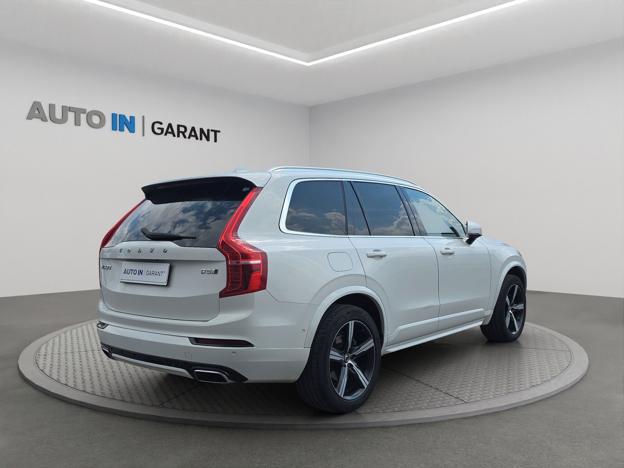 Volvo XC90, R Design D5 173kw 4x4, tažné, - fotka 5