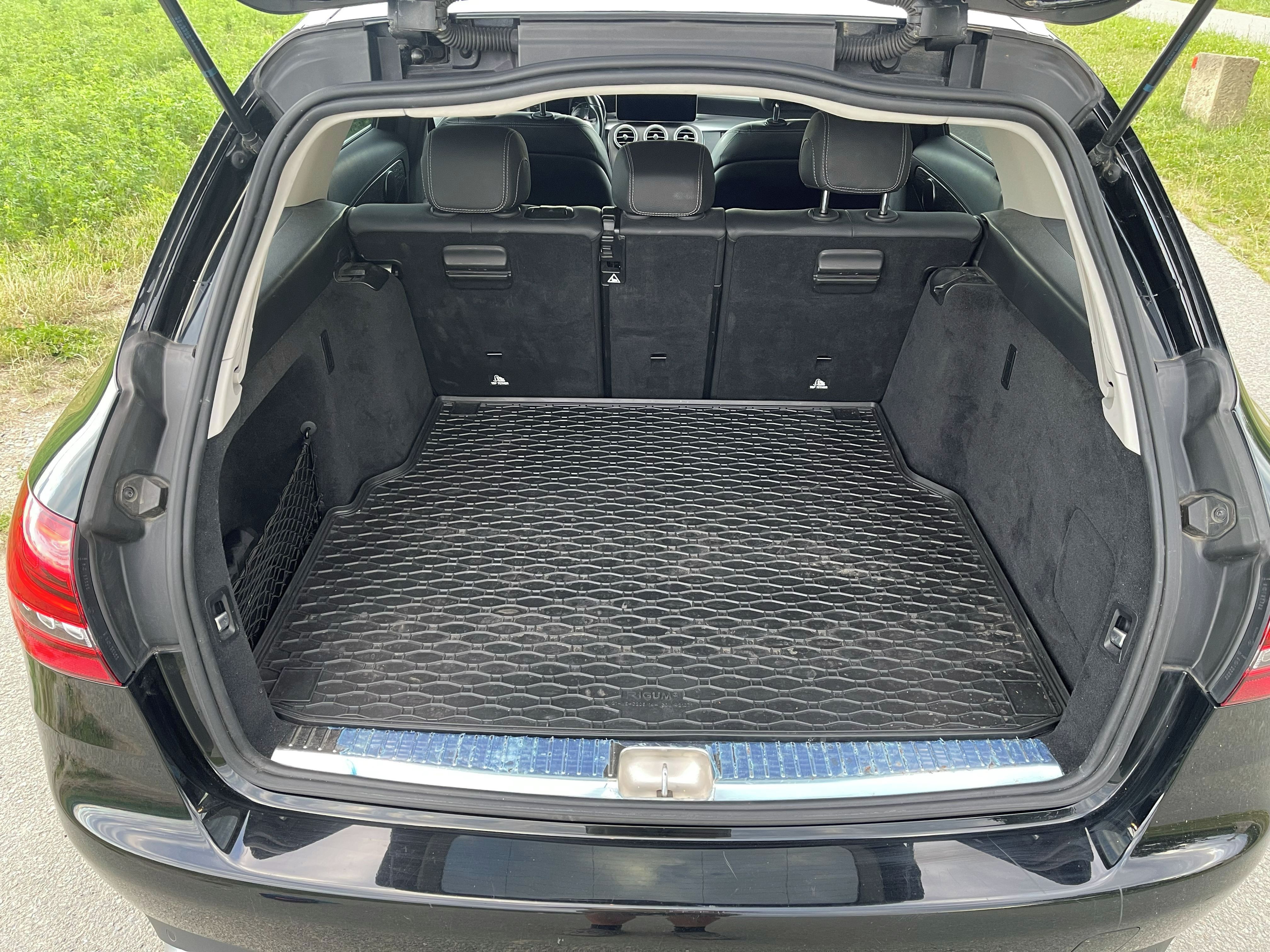 Mercedes-Benz Třídy C, Mercedes-Benz C 220D 143kw - fotka 6