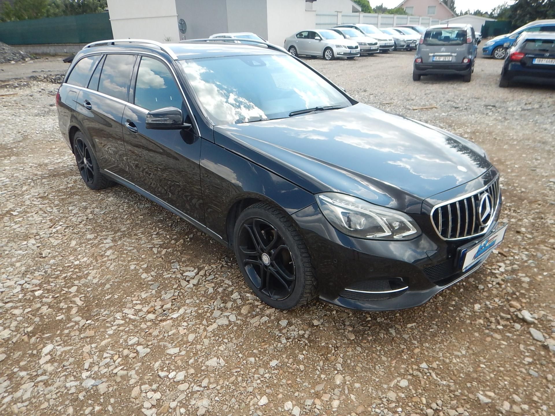 Mercedes-Benz Třídy E, E 220 CDI, DIGIKLIMA, TAŽNÉ - fotka 4