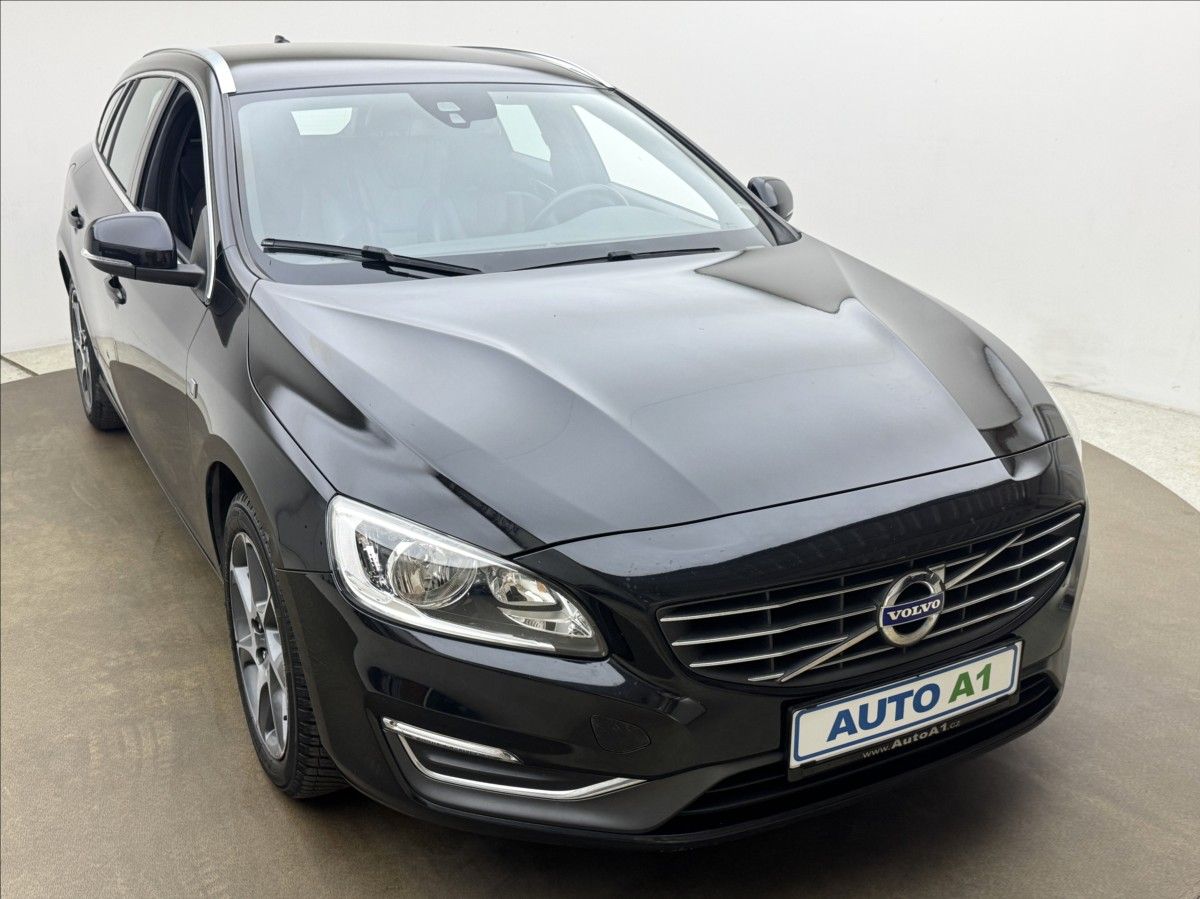 Volvo V60, 1,6 D2 KŮŽE NAVI OCEAN RACE - fotka 3