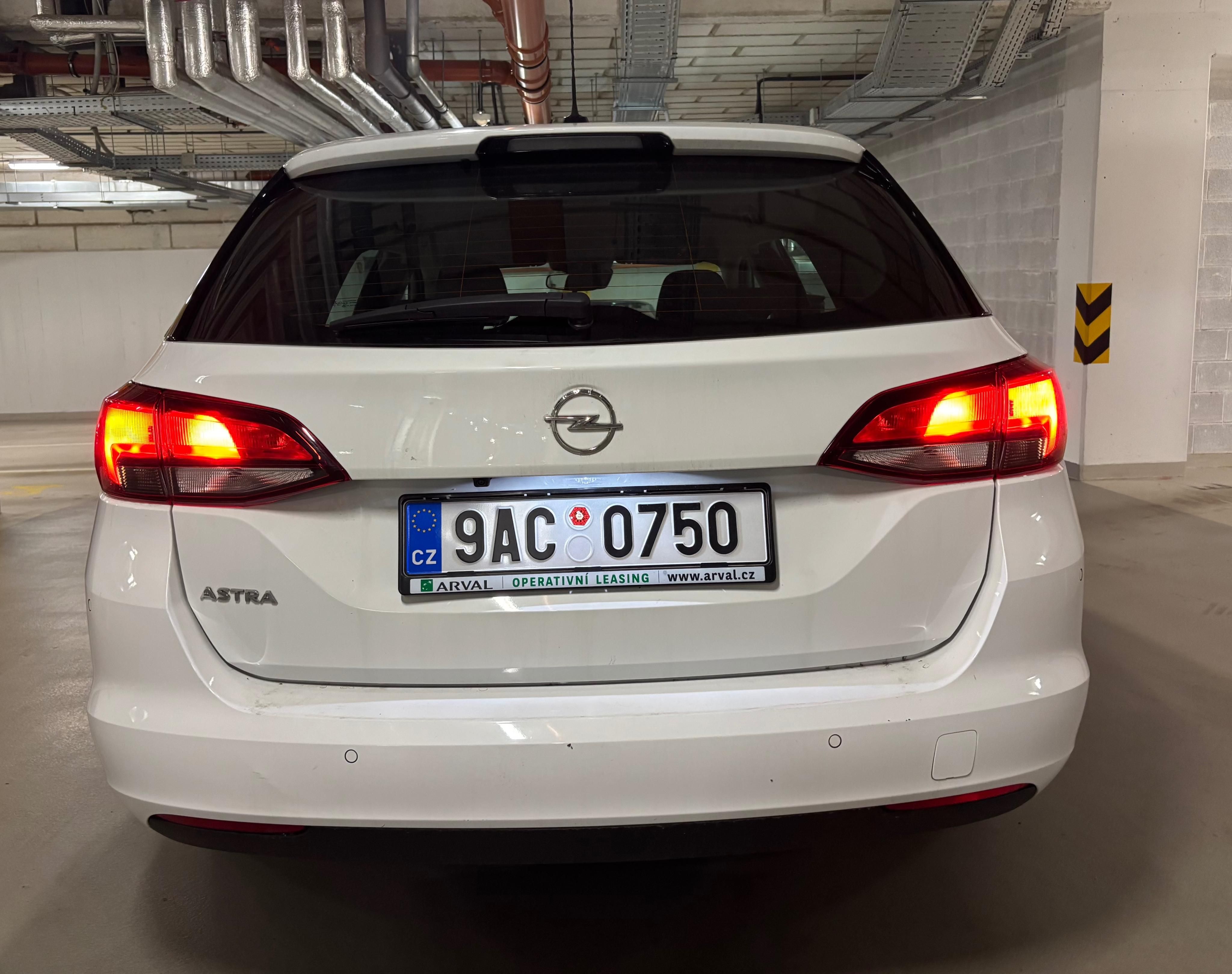 Opel Astra, 1.5 CDti Edition 1. Majitel Čr - fotka 3