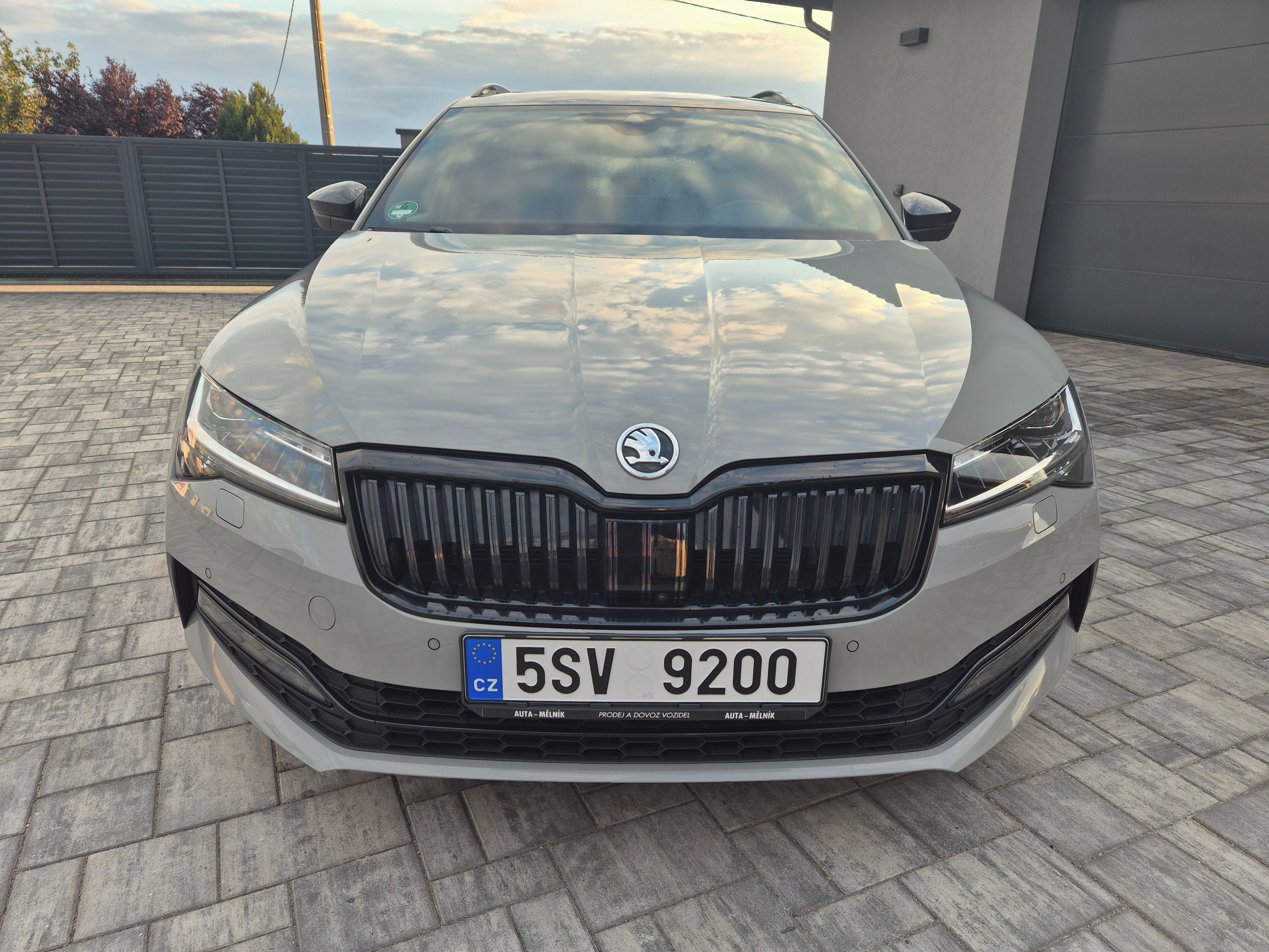Škoda Superb, 2.0 TDi 110kw SPORTLINE ZÁRUKA - fotka 2