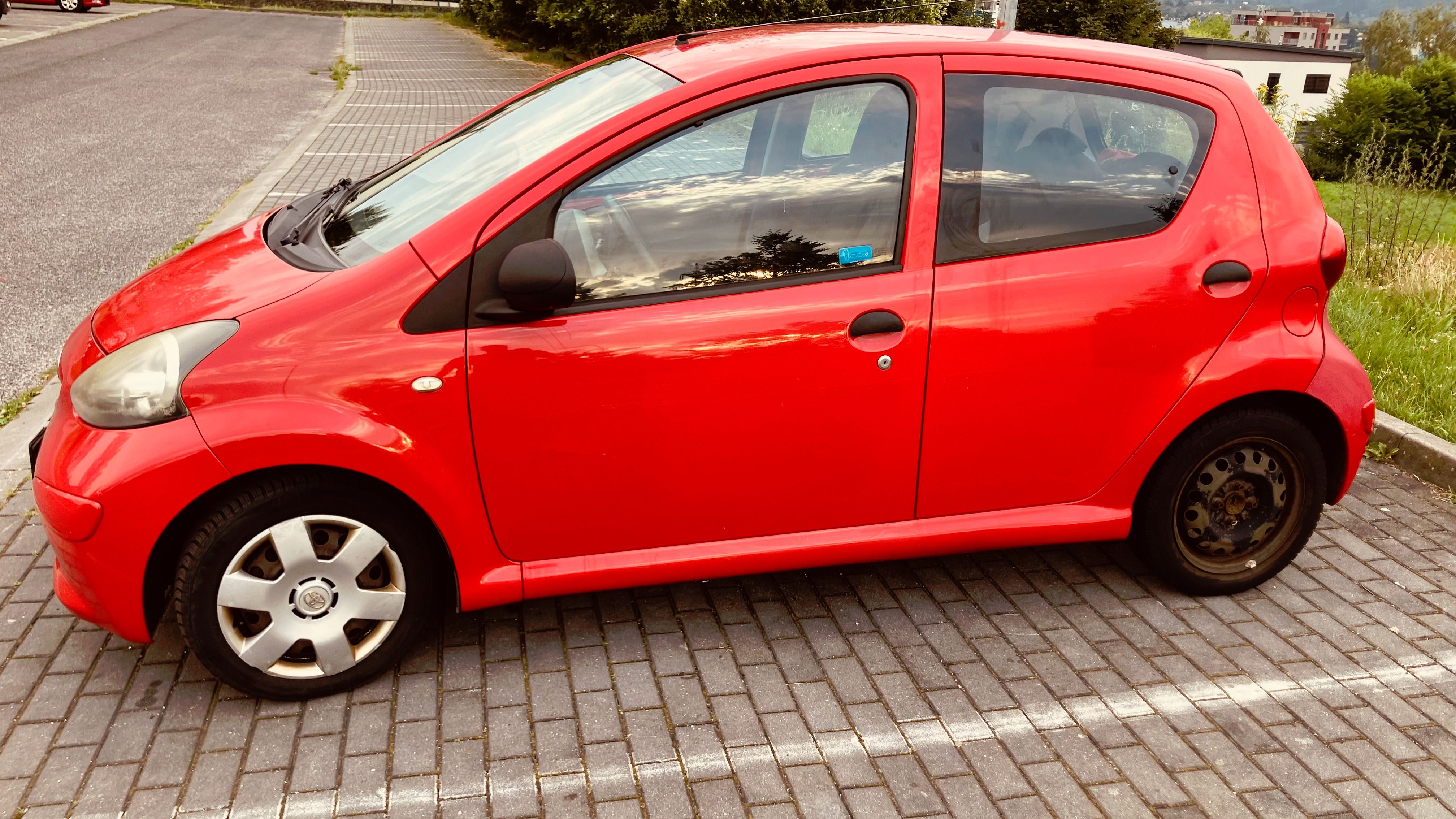 Toyota Aygo, 1.0 VVT-i, Servisováno - fotka 3
