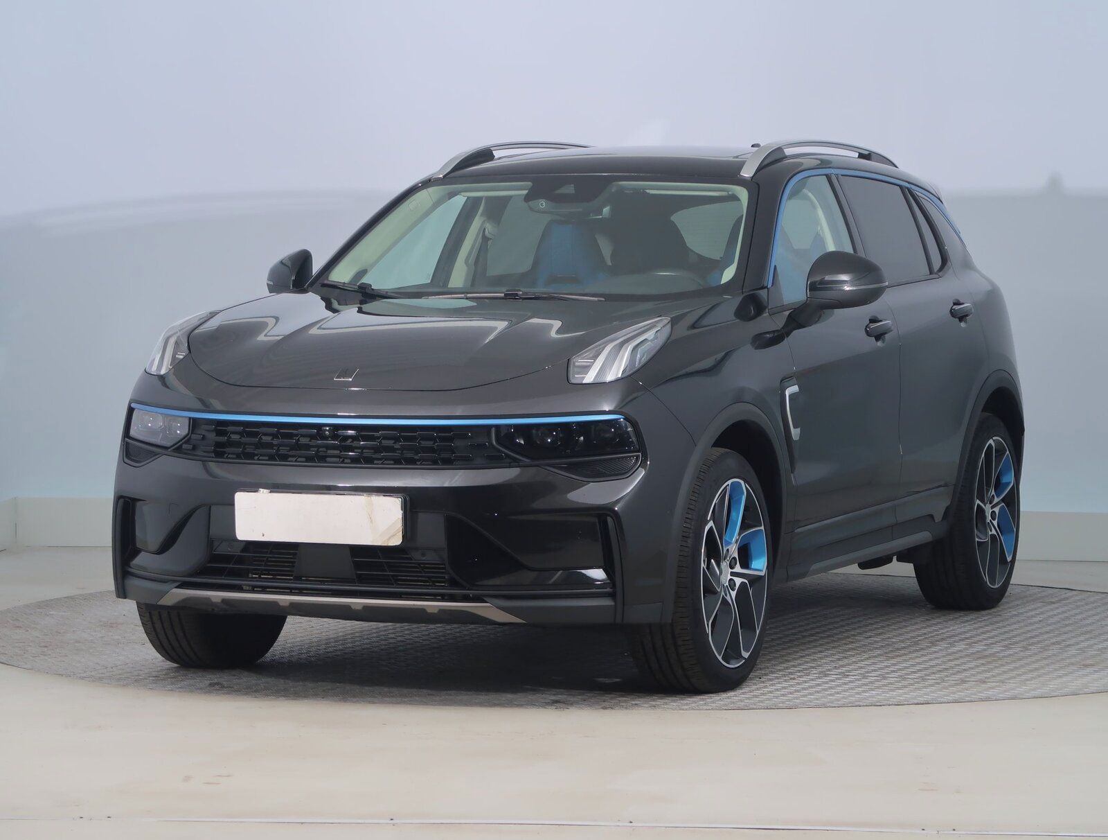 Lynk & Co 01, Plug-in Hybrid, NOVÁ CENA - fotka 2