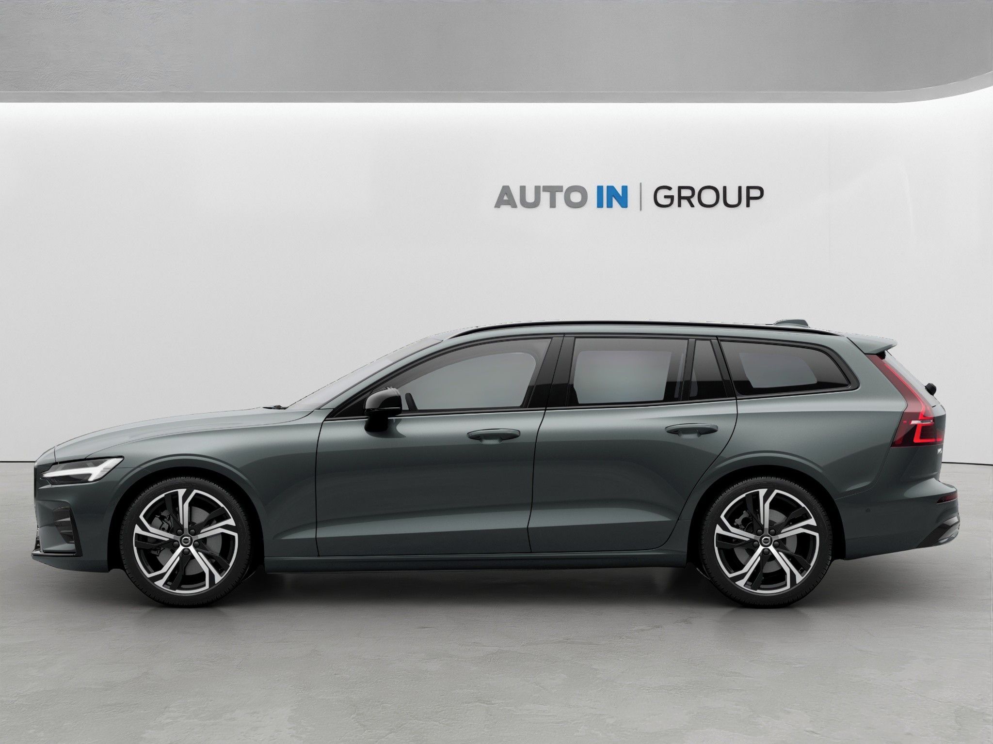 Volvo V60, B&W,Pano,HeadUP,360°kam,Nappa - fotka 3