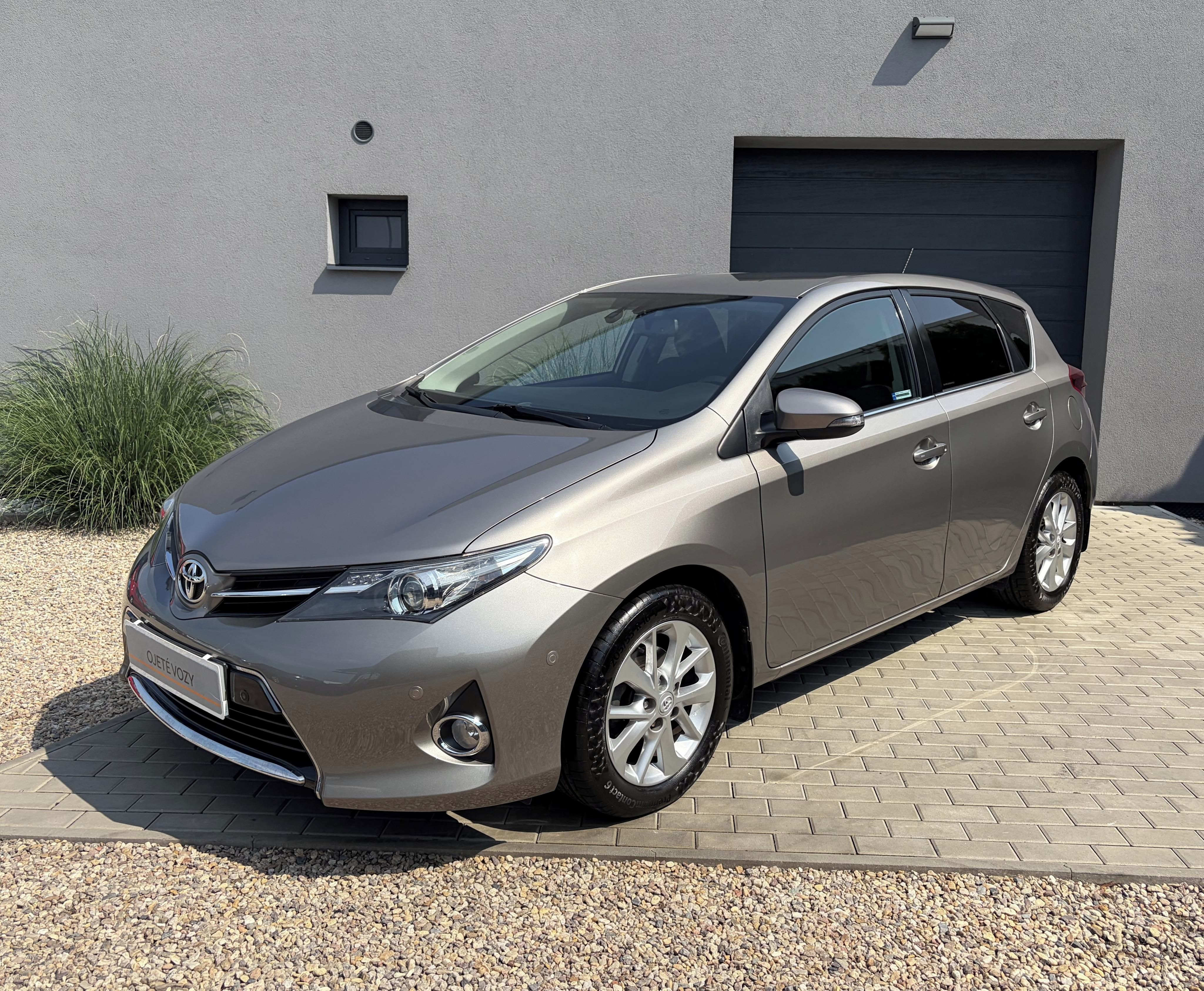 Toyota Auris, 1.6i 97KW, Parkovací kamera