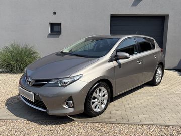1.6i 97KW, Parkovací kamera