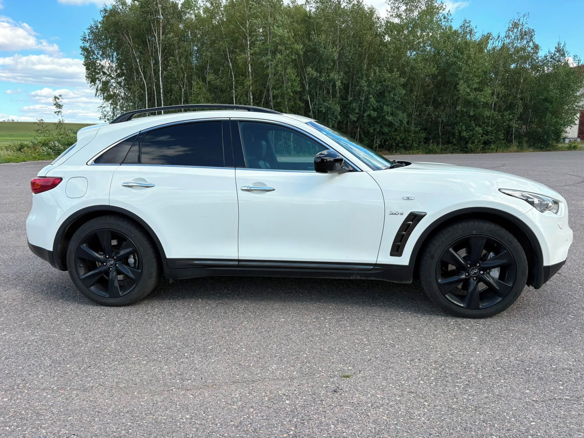 Infiniti QX70, 3.0d S-premium - fotka 6