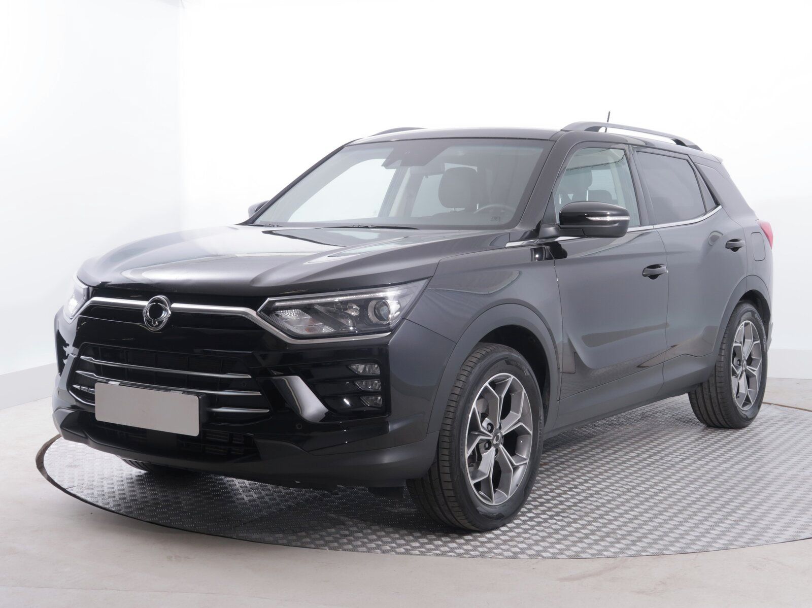 SsangYong Korando, 1.5 T-GDI, Style, ČR,1.maj - fotka 2