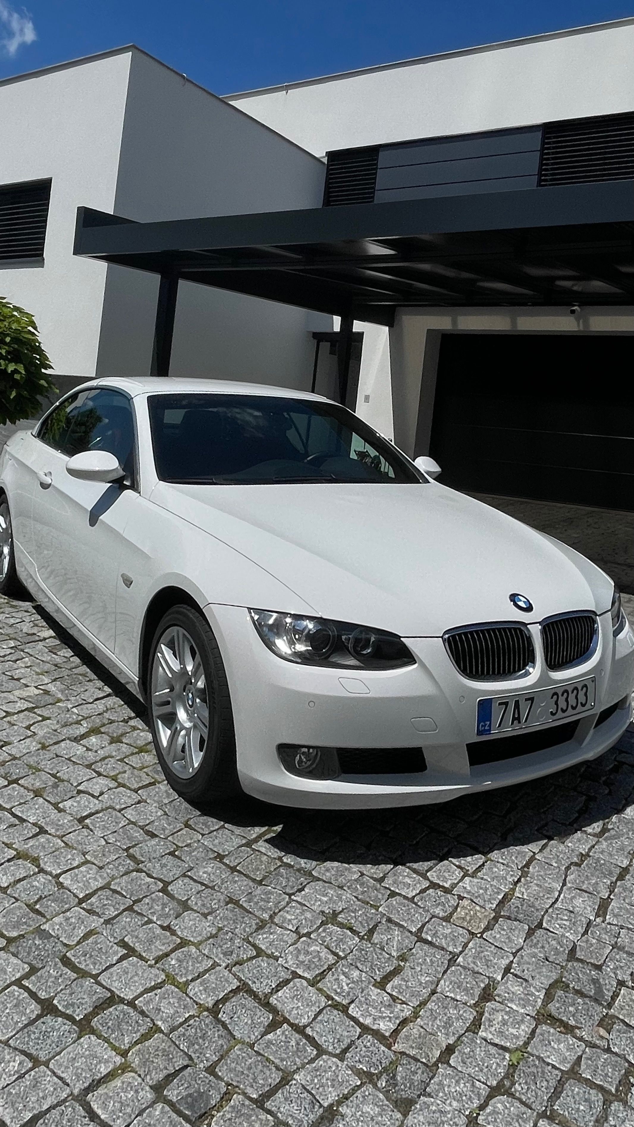 BMW Řada 3, BMW 325i Cabrio (E93)/ M paket - fotka 2