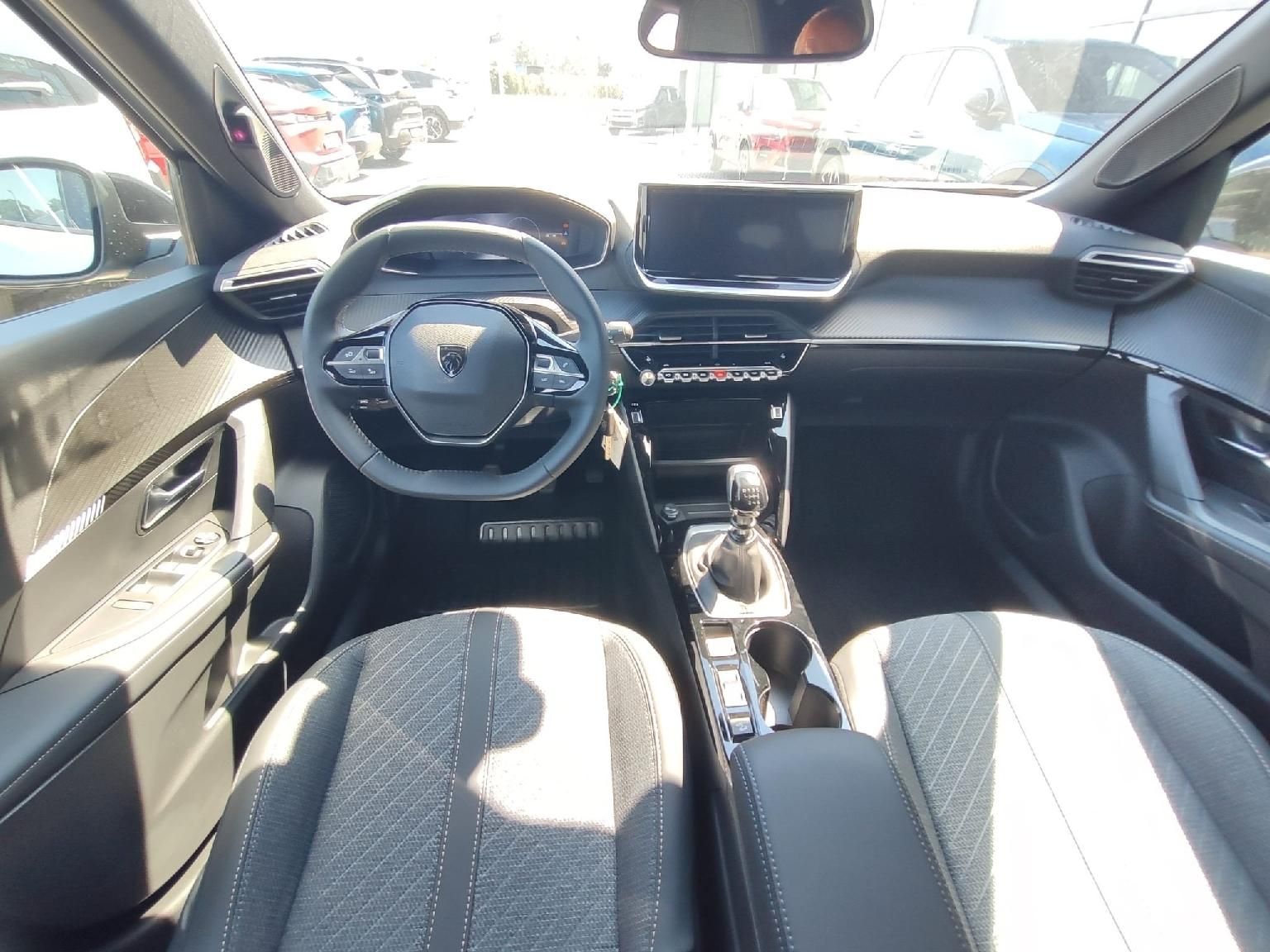Peugeot 2008, ALLURE 1.2 TURBO 100k 2xkamera - fotka 2