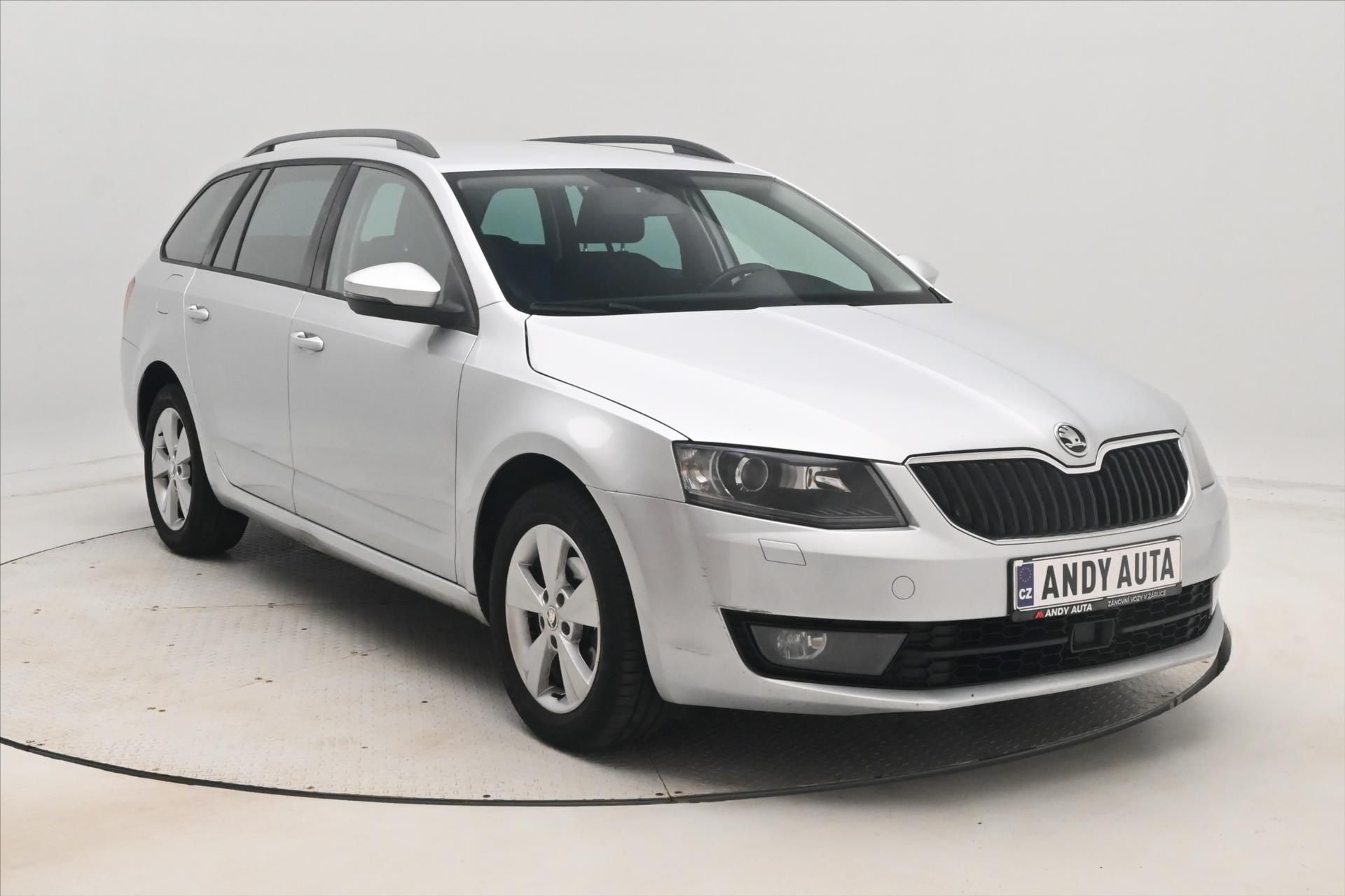 Škoda Octavia, 1,6 TDI 81kW tažné nová STK - fotka 3