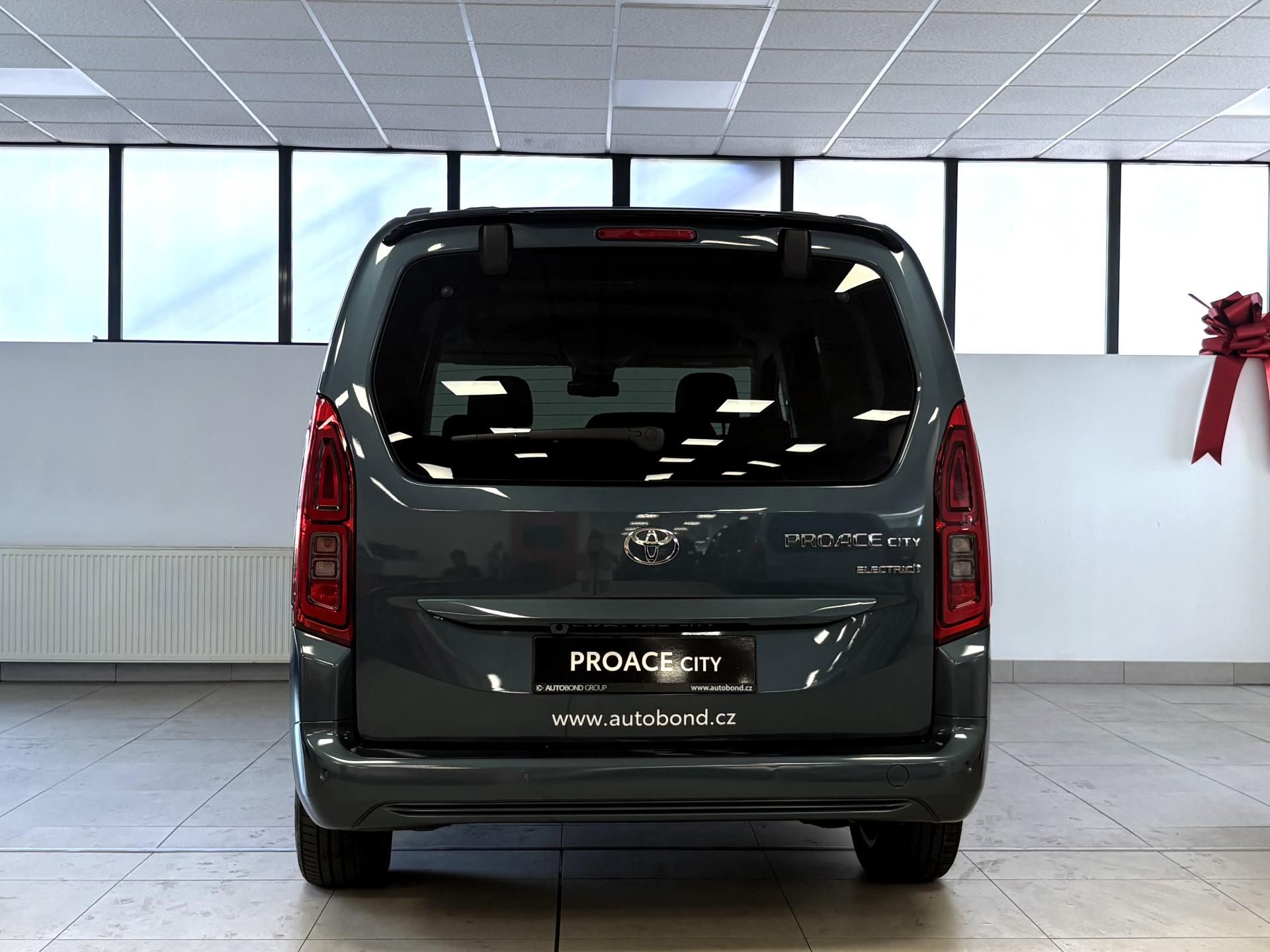 Toyota Proace, Full Electric, Family, 4x2 E-T - fotka 5