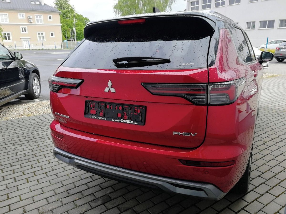 Mitsubishi Outlander, 2.4PHEV INSTYLE+ 8LET záruka - fotka 4