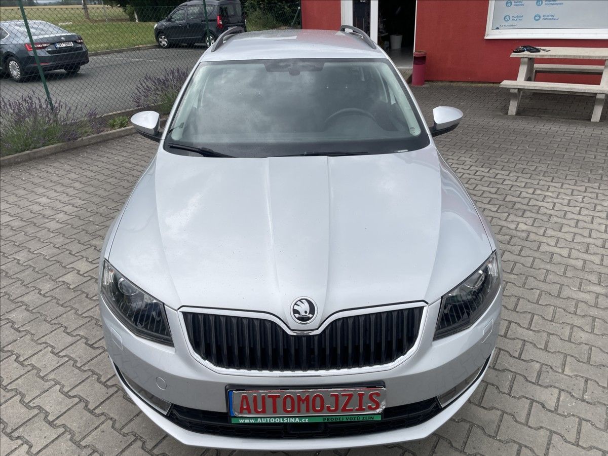 Škoda Octavia, 2,0 TDI 4x4 ČR DIGIKLIMA XENON - fotka 3