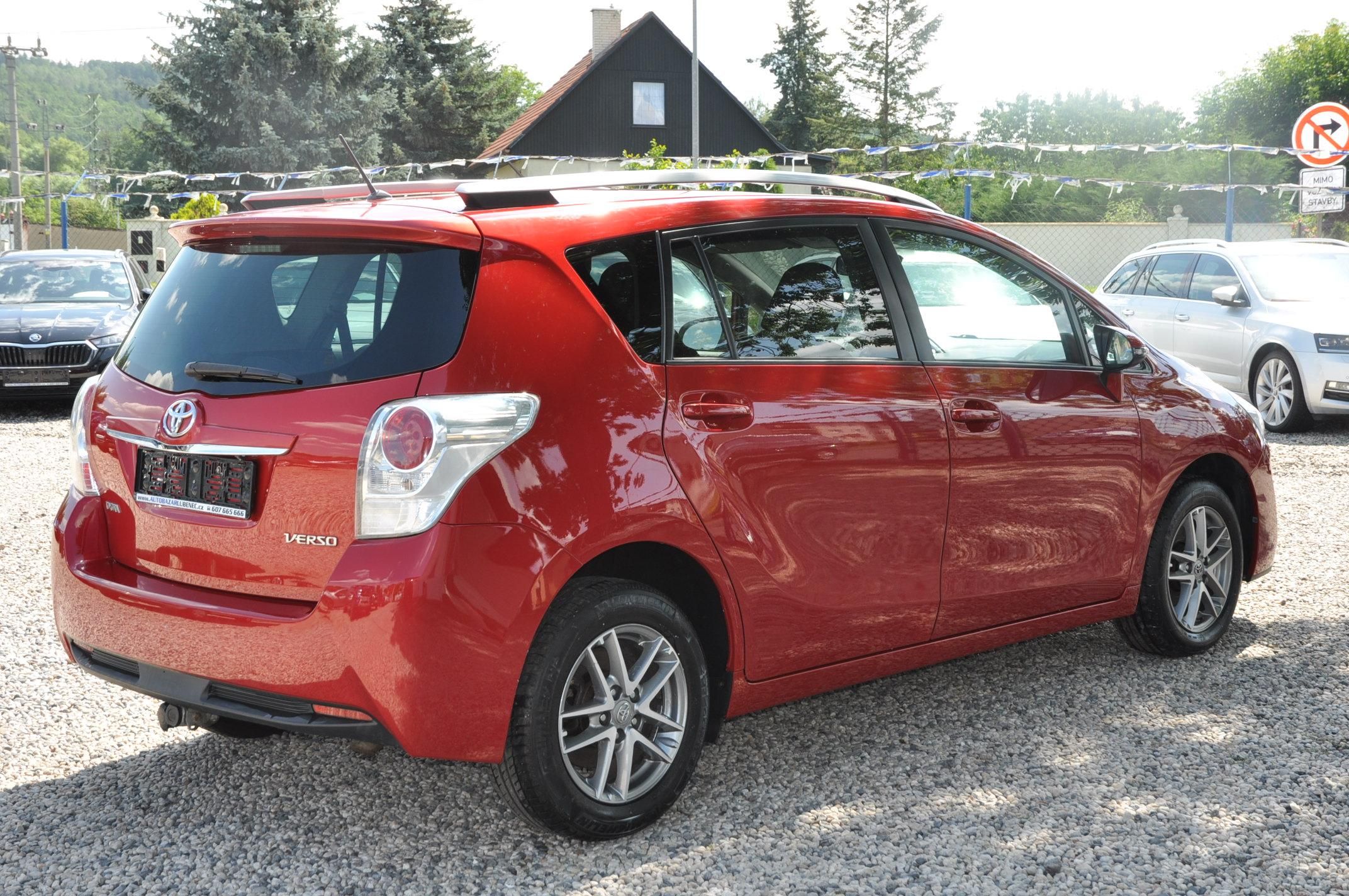 Toyota Verso, 1.8 ValveMatic 108kW 7.míst - fotka 3