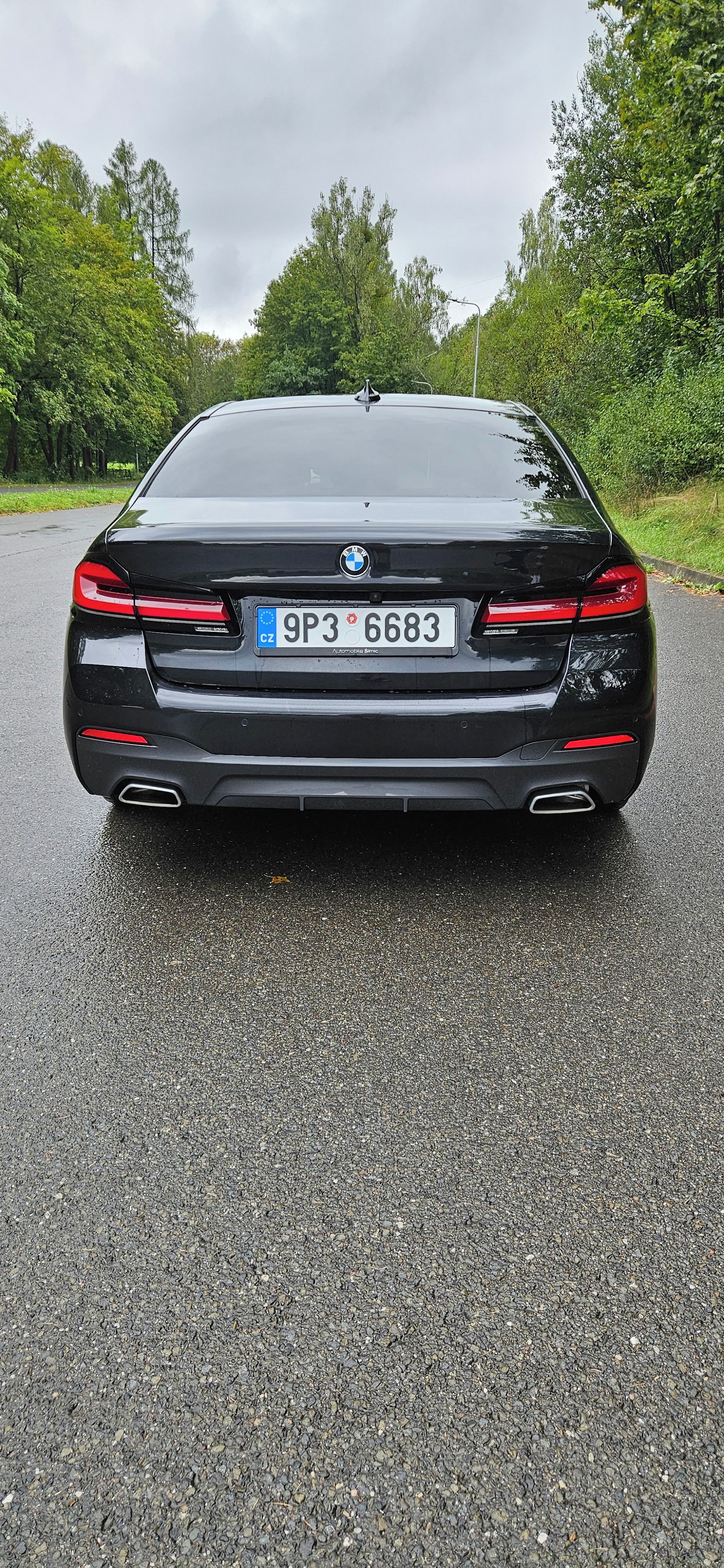 BMW Řada 5, 530d M Paket - fotka 3
