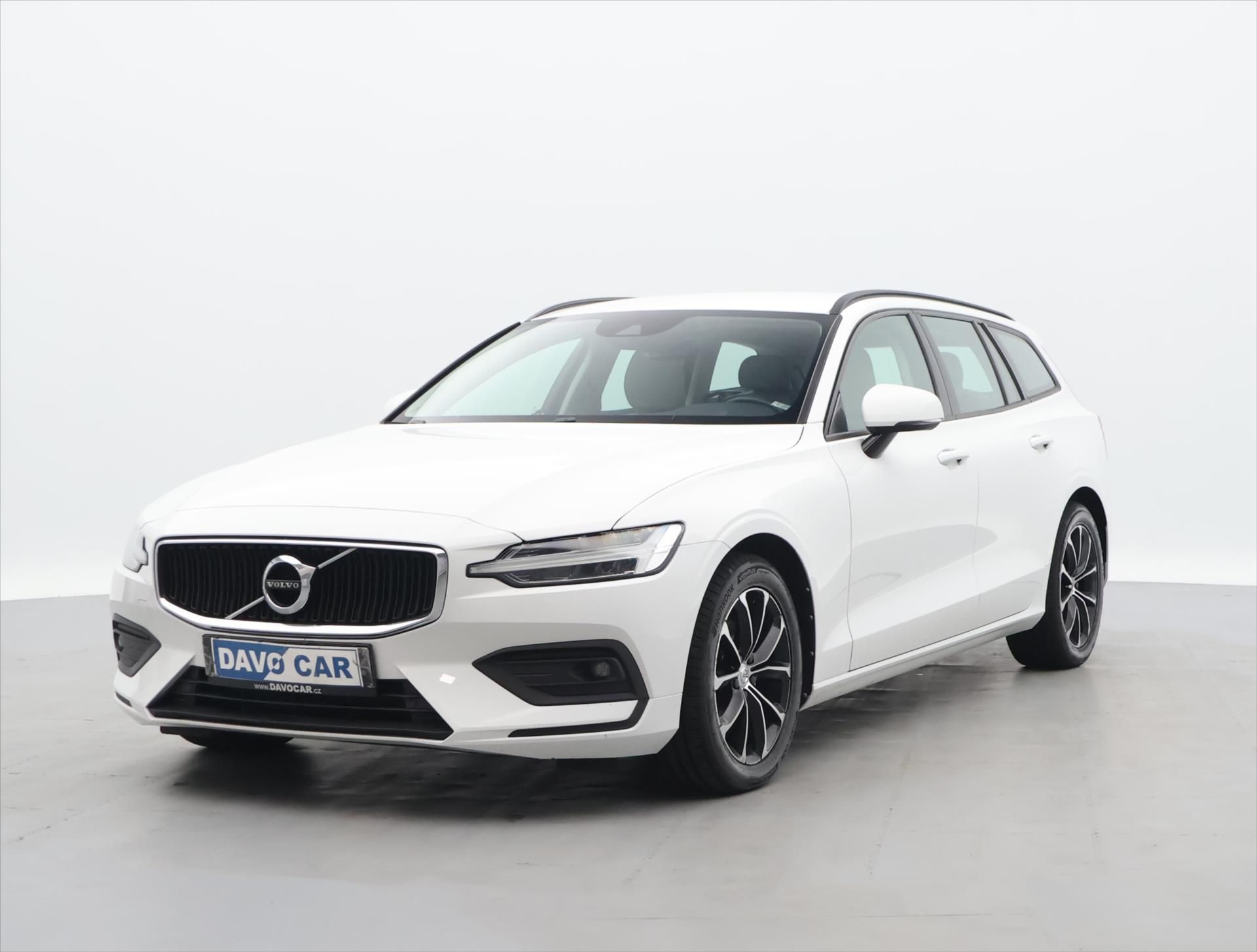 Volvo V60, 2,0 D3 110kW Drive-E Momentum - fotka 3