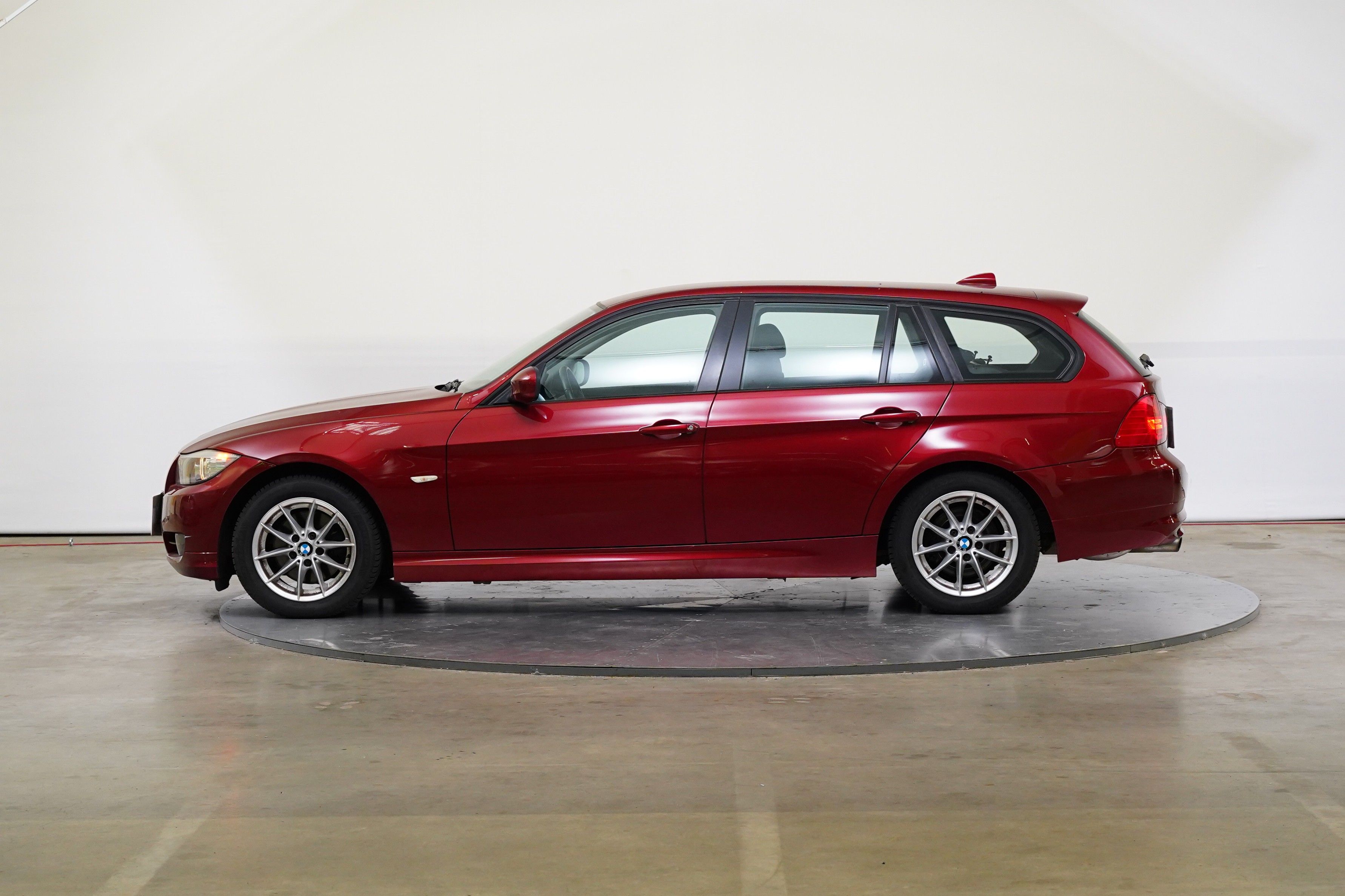 BMW Řada 3, i 125 kW Steptronic - fotka 3