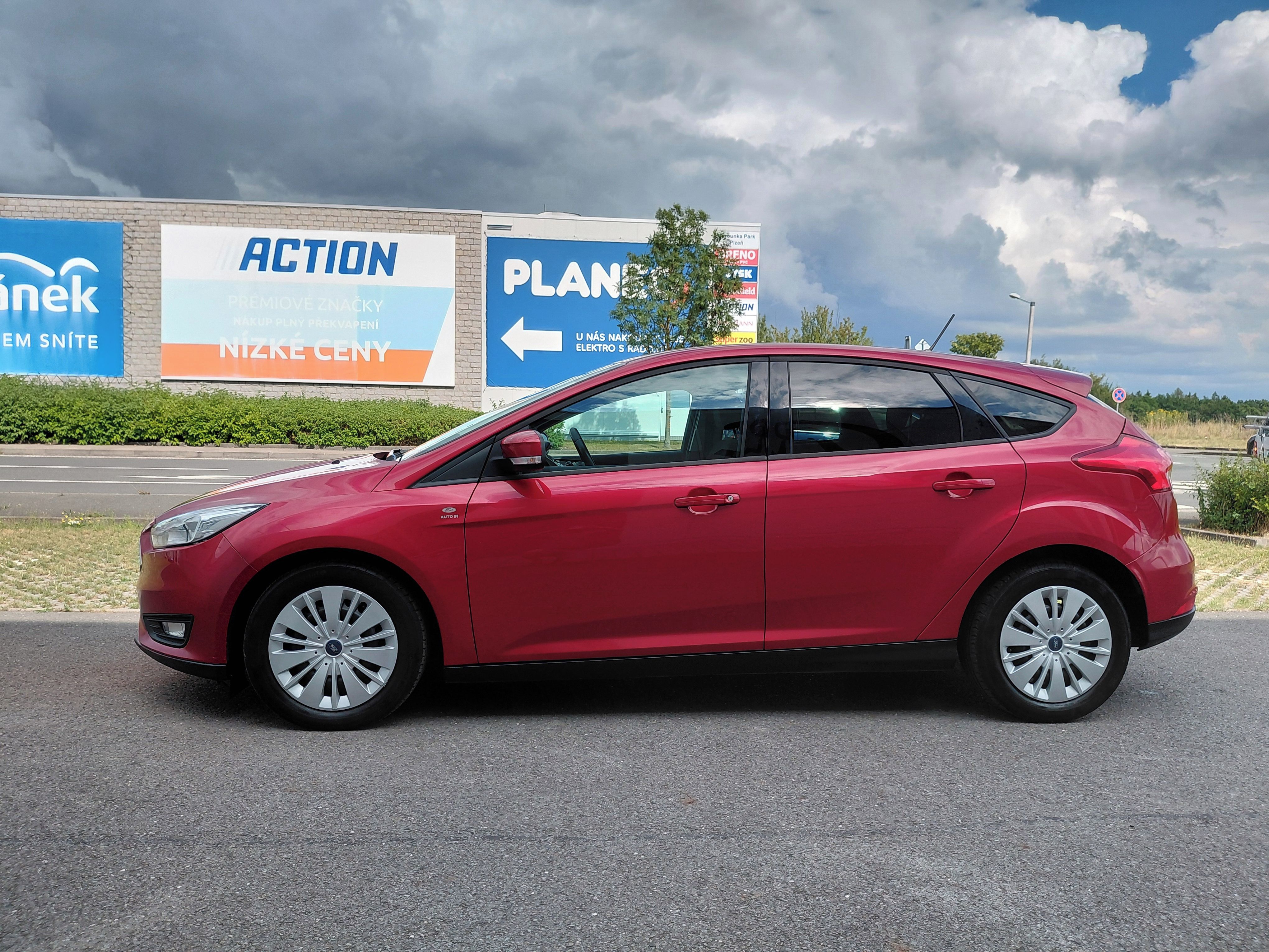 Ford Focus, 1.0i ČR 1.MAJ POUZE 68 201KM!! - fotka 4