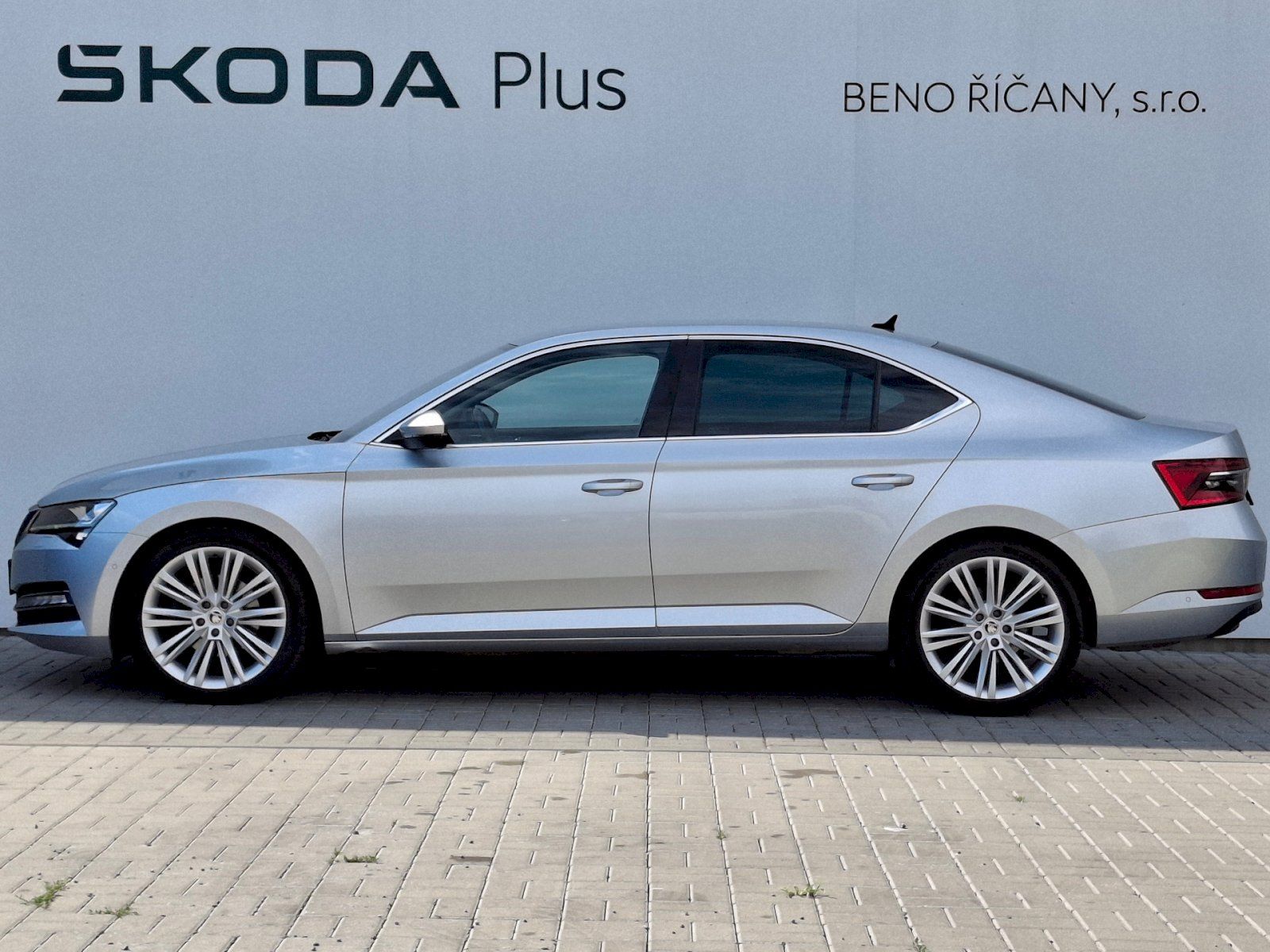Škoda Superb, Style Extra DSG 2,0TDi 140kW - fotka 3