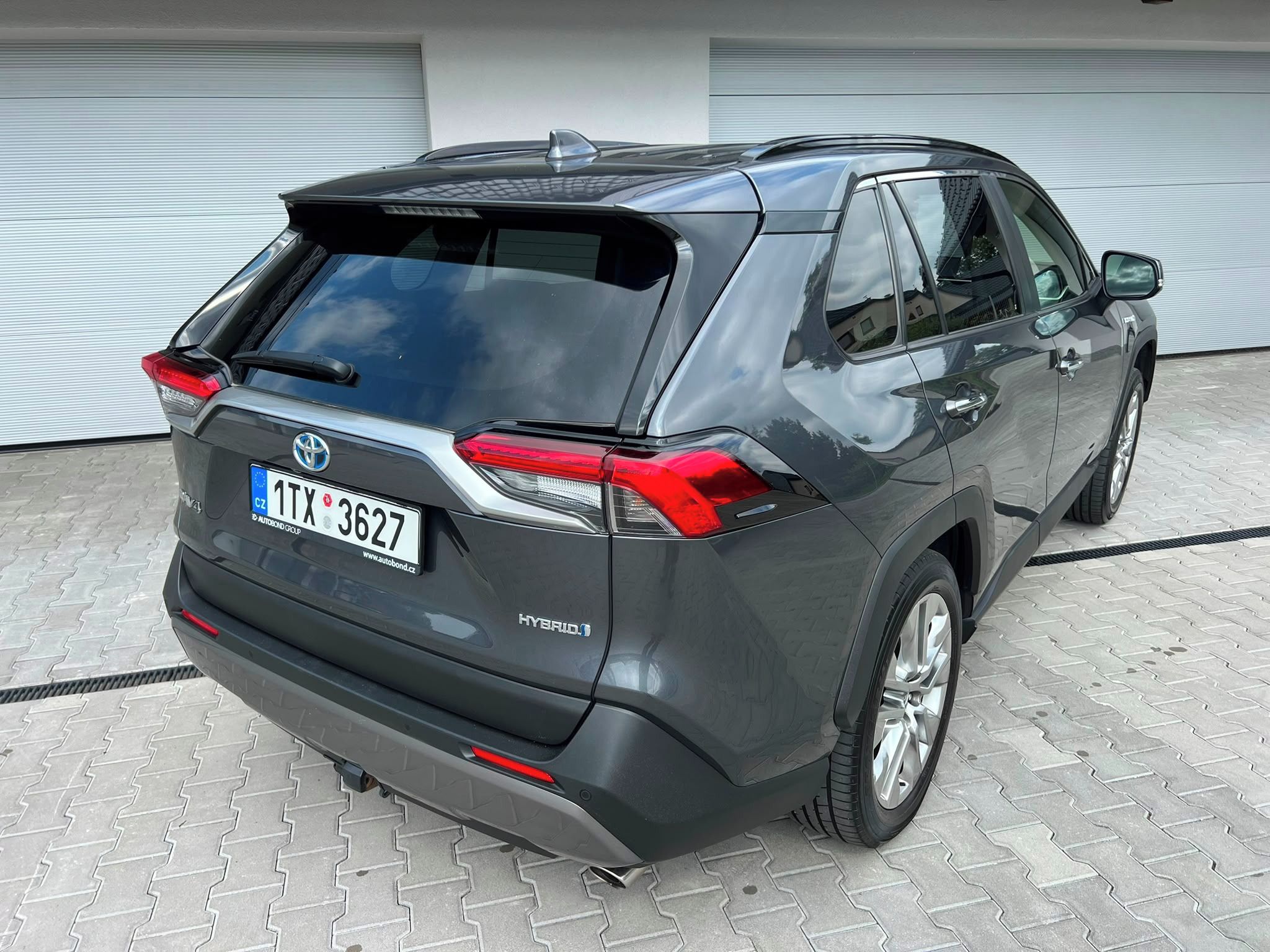 Toyota Rav4, 2.5 Hybrid 4x4, 1. maj., CZ - fotka 6