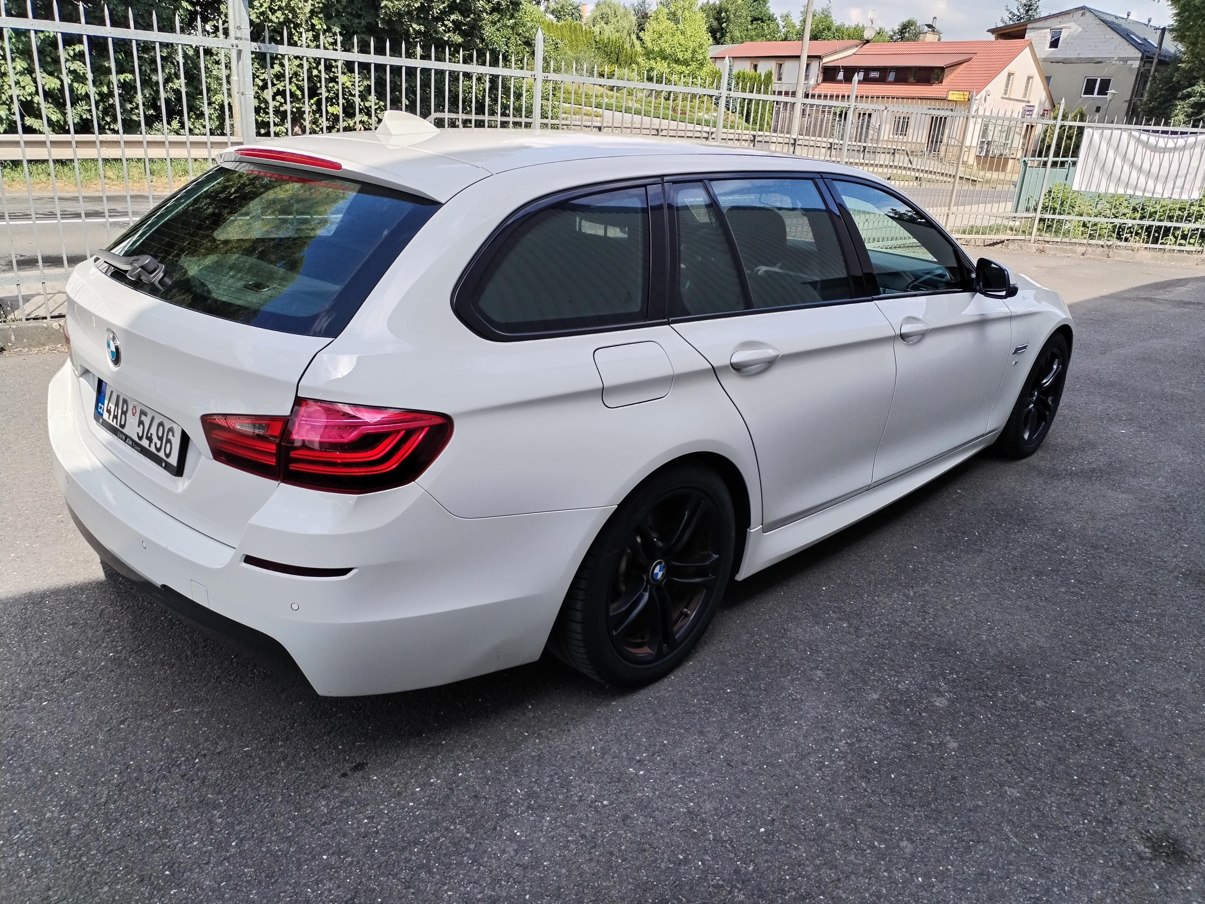 BMW Řada 5, BMW 520D Touring (F11) - fotka 3
