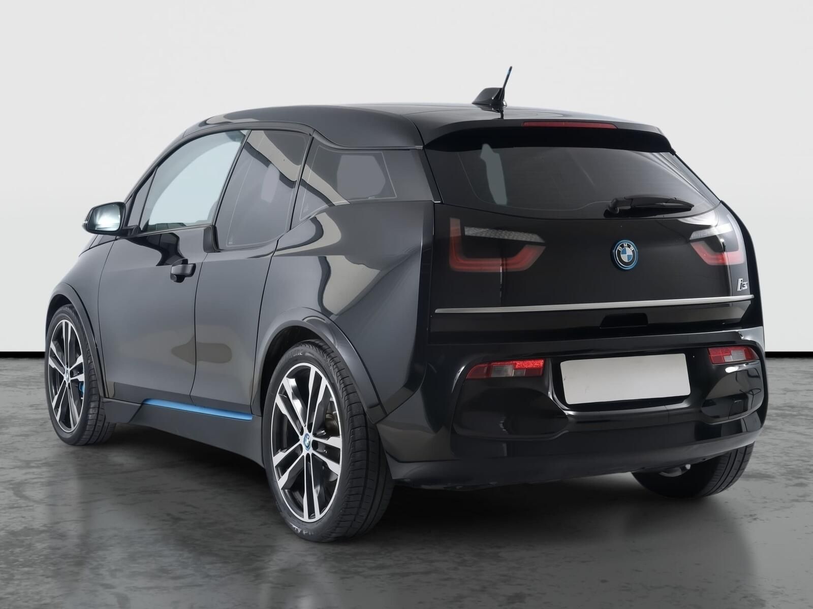 BMW i3, i3s 120Ah BEV, SoH 88% - fotka 4