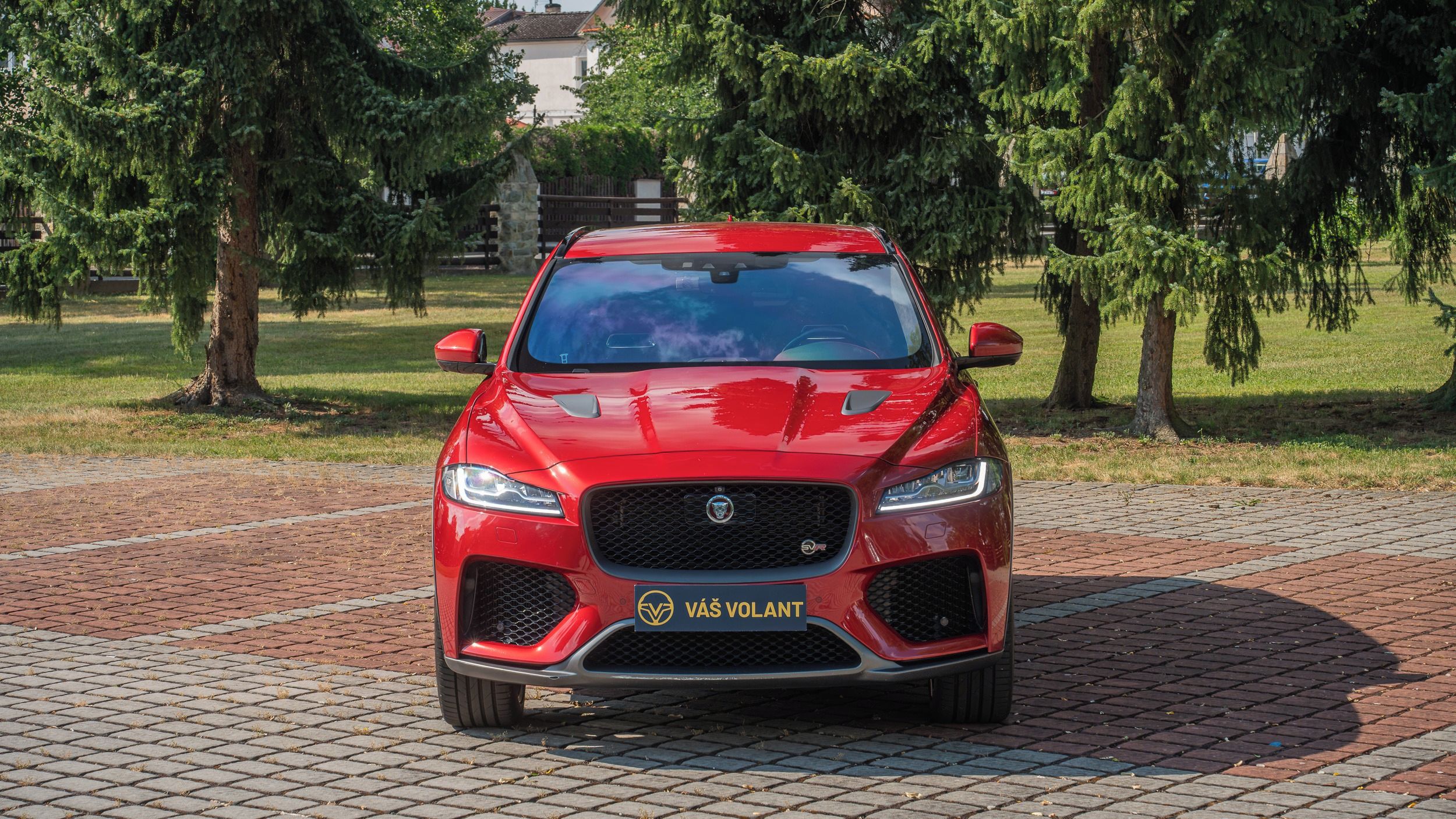 Jaguar F-Pace, SVR 5.0 V8 405kW / 550 koní - fotka 2
