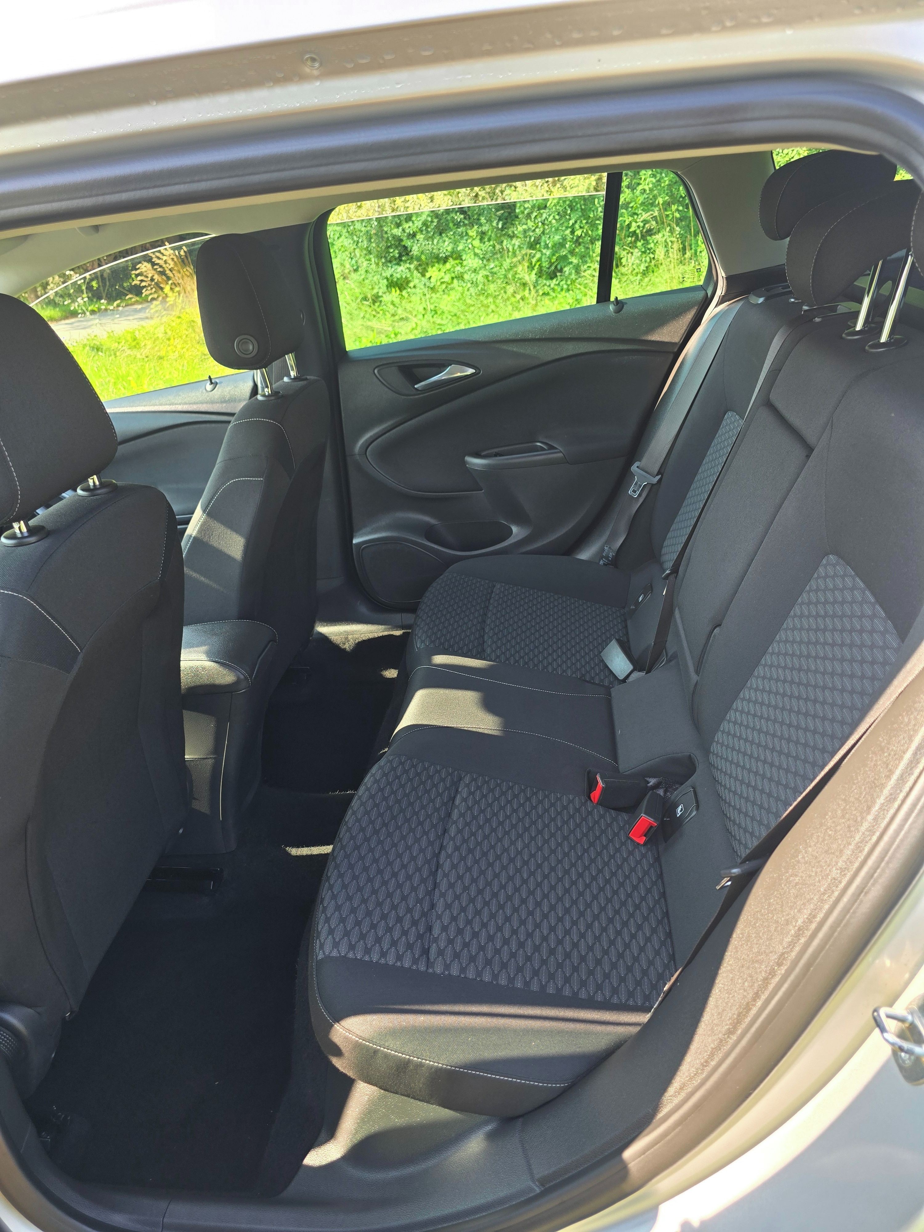 Opel Astra, 1,6 CDTi 81kW, servisováno - fotka 6