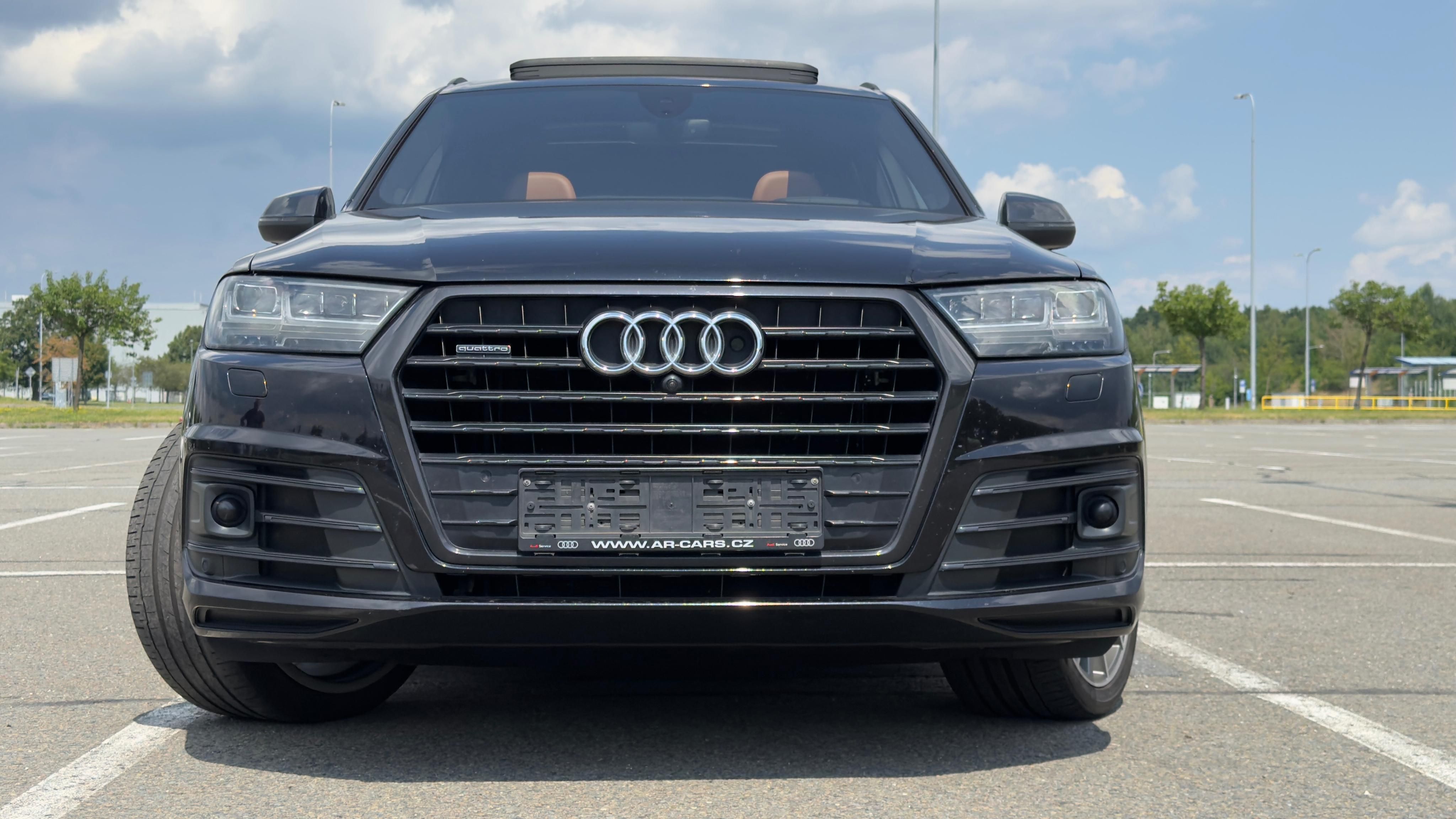 Audi Q7, 3.0 TDi Quattro, S-Line, 7míst - fotka 3