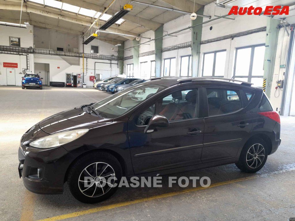 Peugeot 207, 1.4,1.maj,ČR,servis.kniha