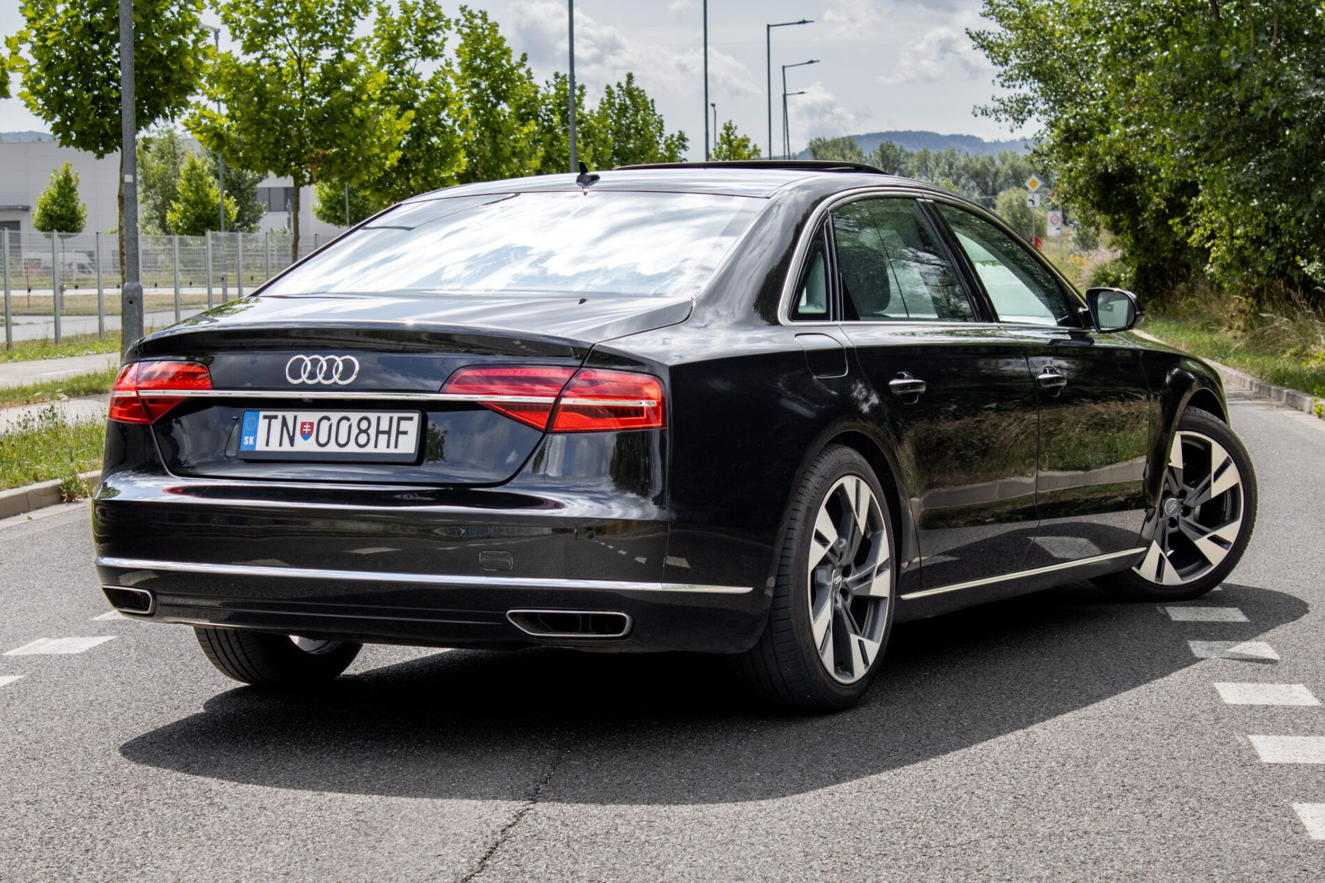 Audi A8 - fotka 4