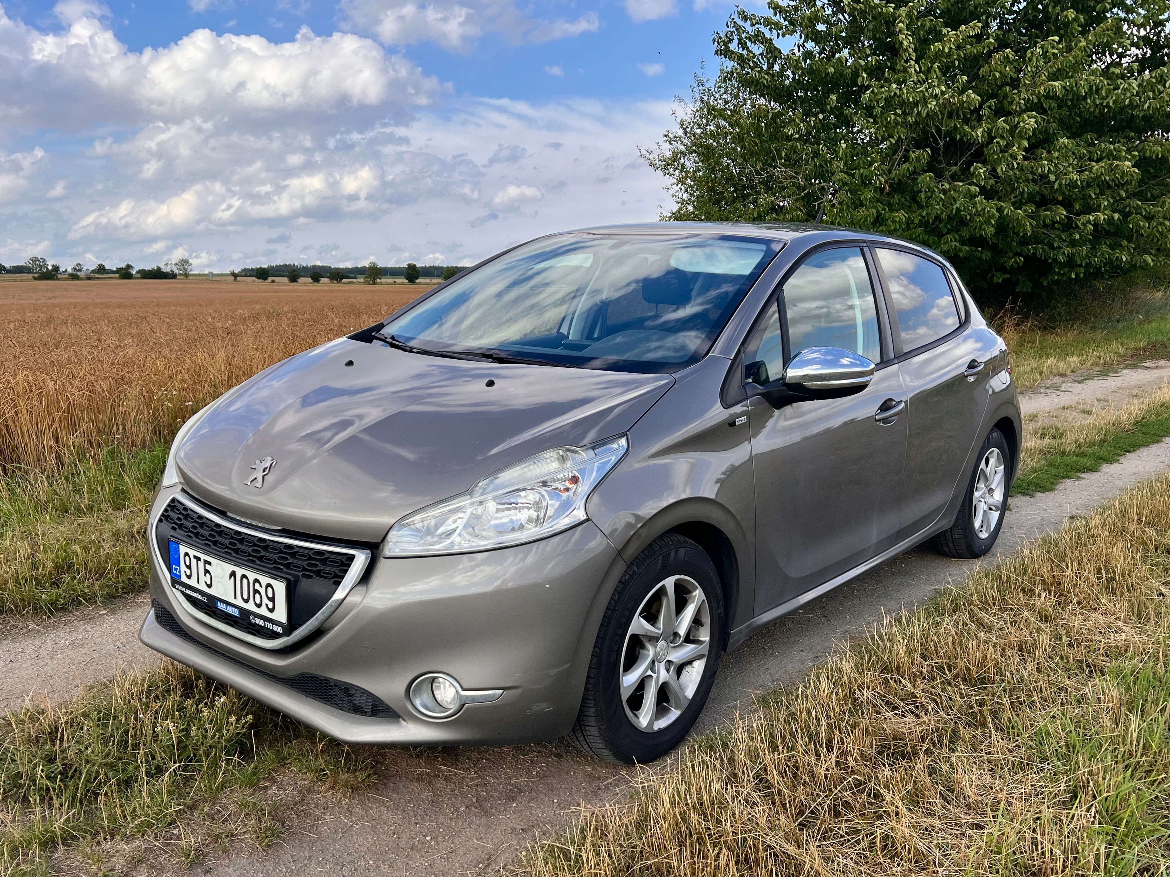 Peugeot 208, 1.2 VTi, servisní knížka