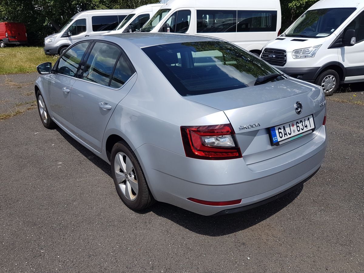 Škoda Octavia, 1.6TDi 85KW DIGI KLIMA - fotka 4
