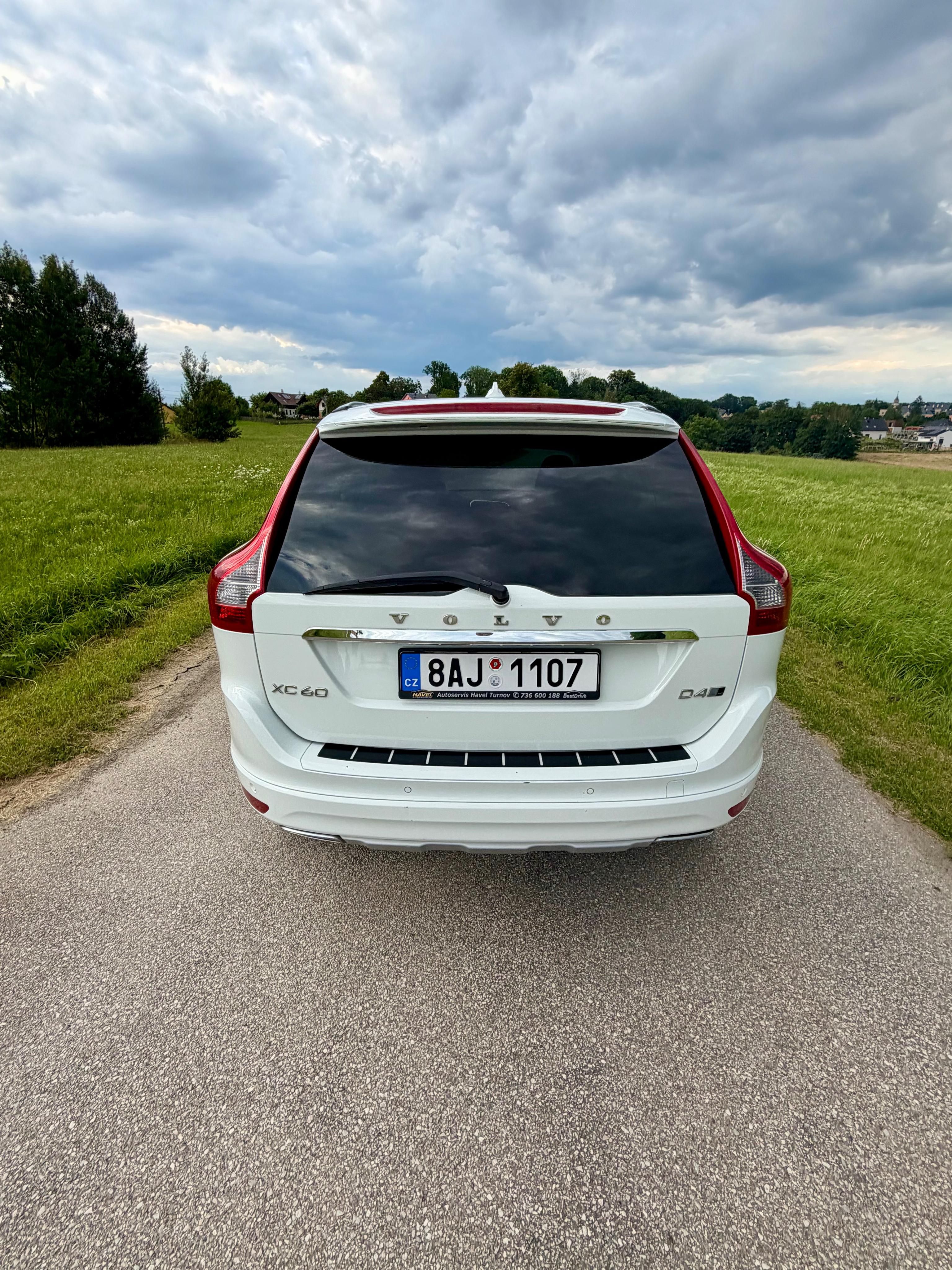 Volvo XC60, D5 - fotka 4