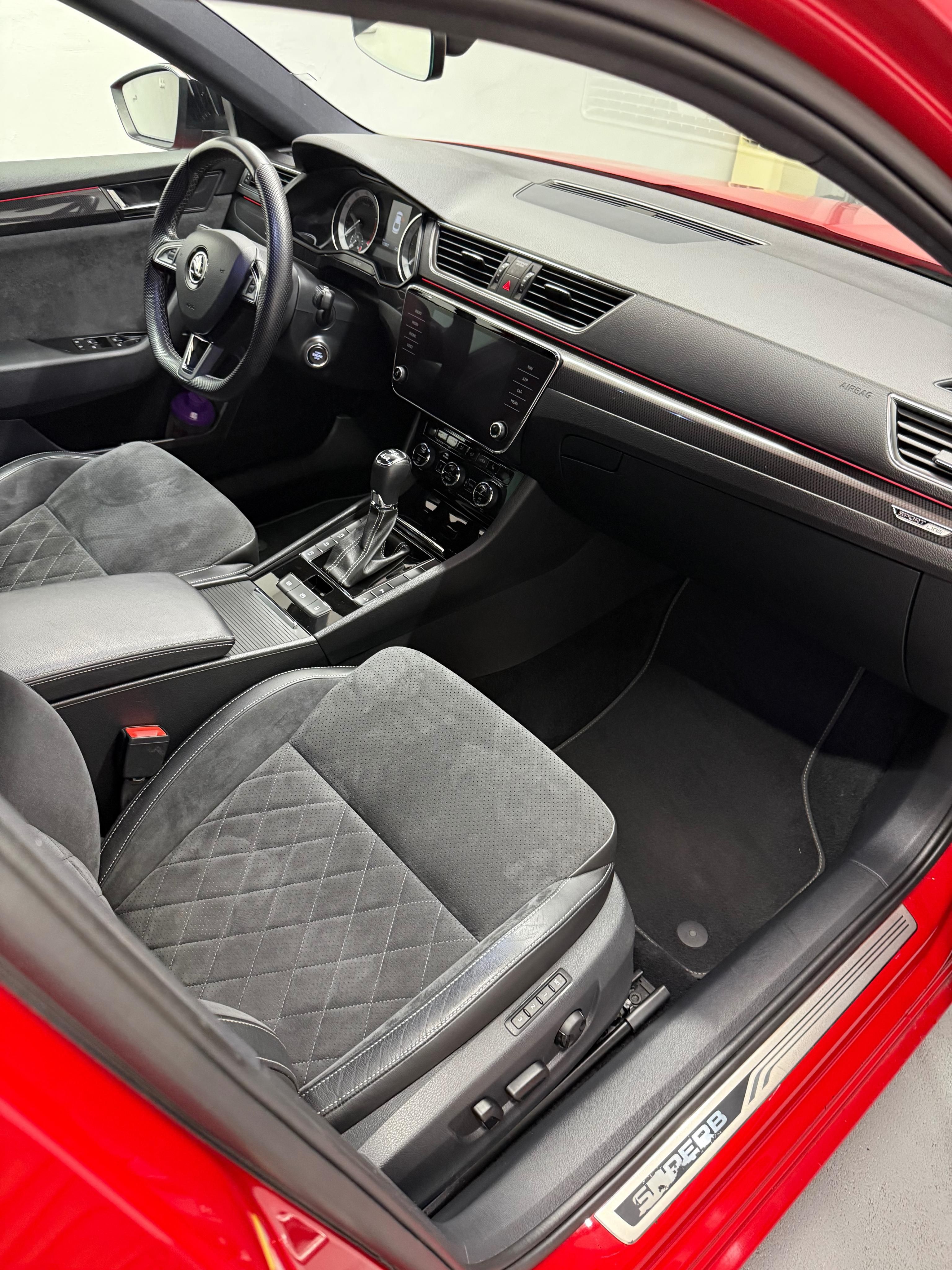 Škoda Superb, 2.0 tsi,Sportline,plný servis - fotka 5