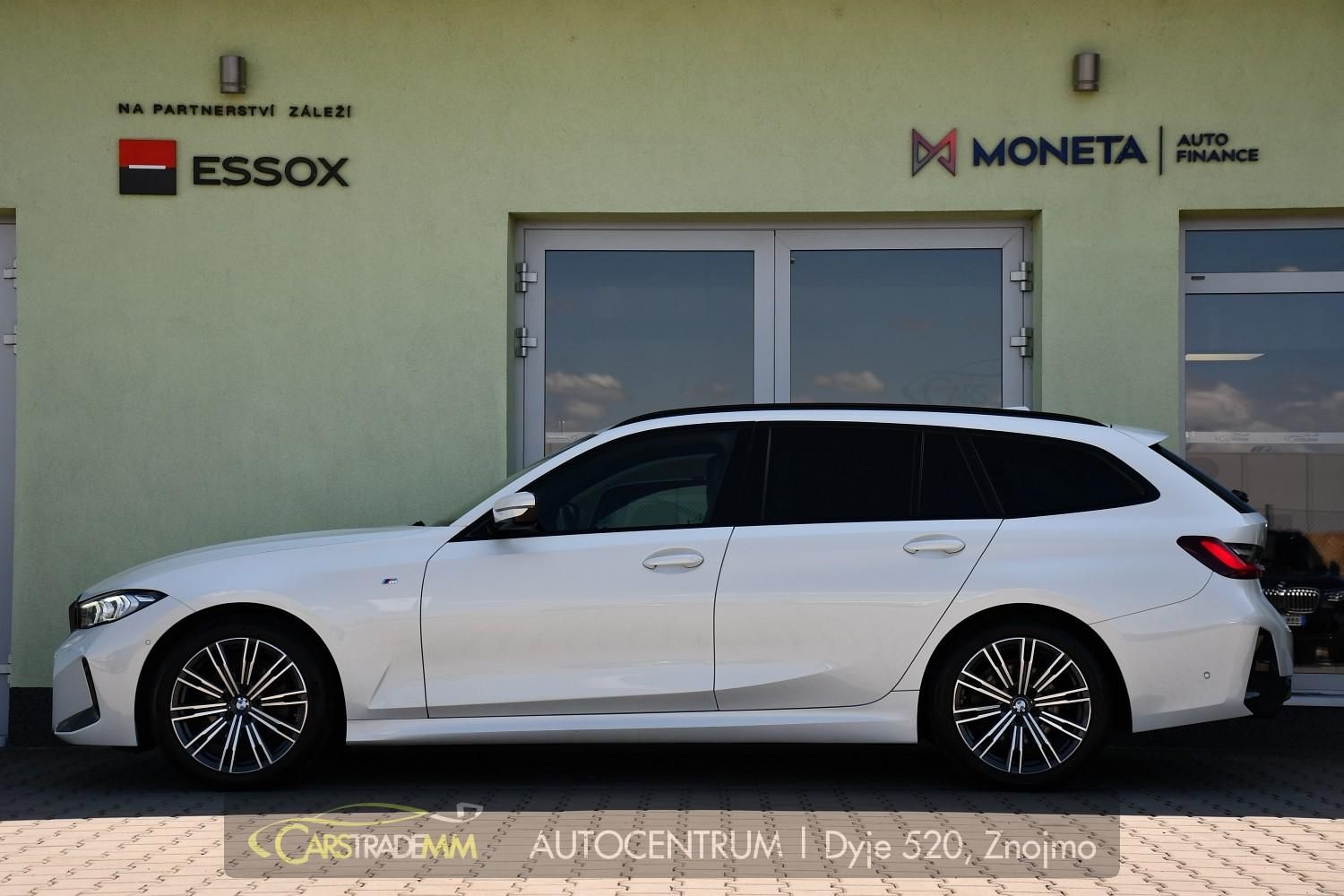 BMW Řada 3, 320D XDRIVE M-SPORT ČR HUD - fotka 2