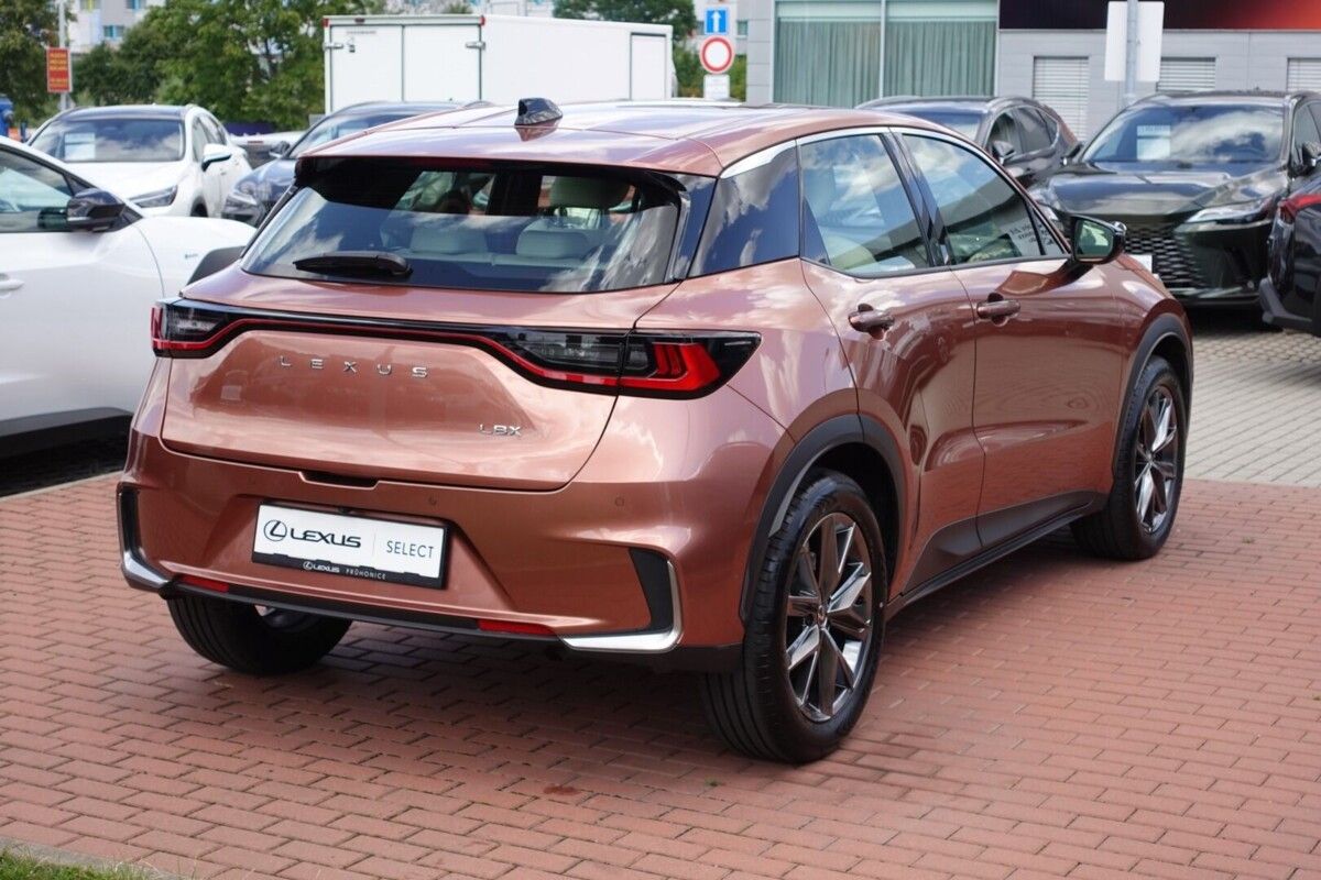 Lexus LBX, 1,5 HEV Elegant Tech - fotka 5