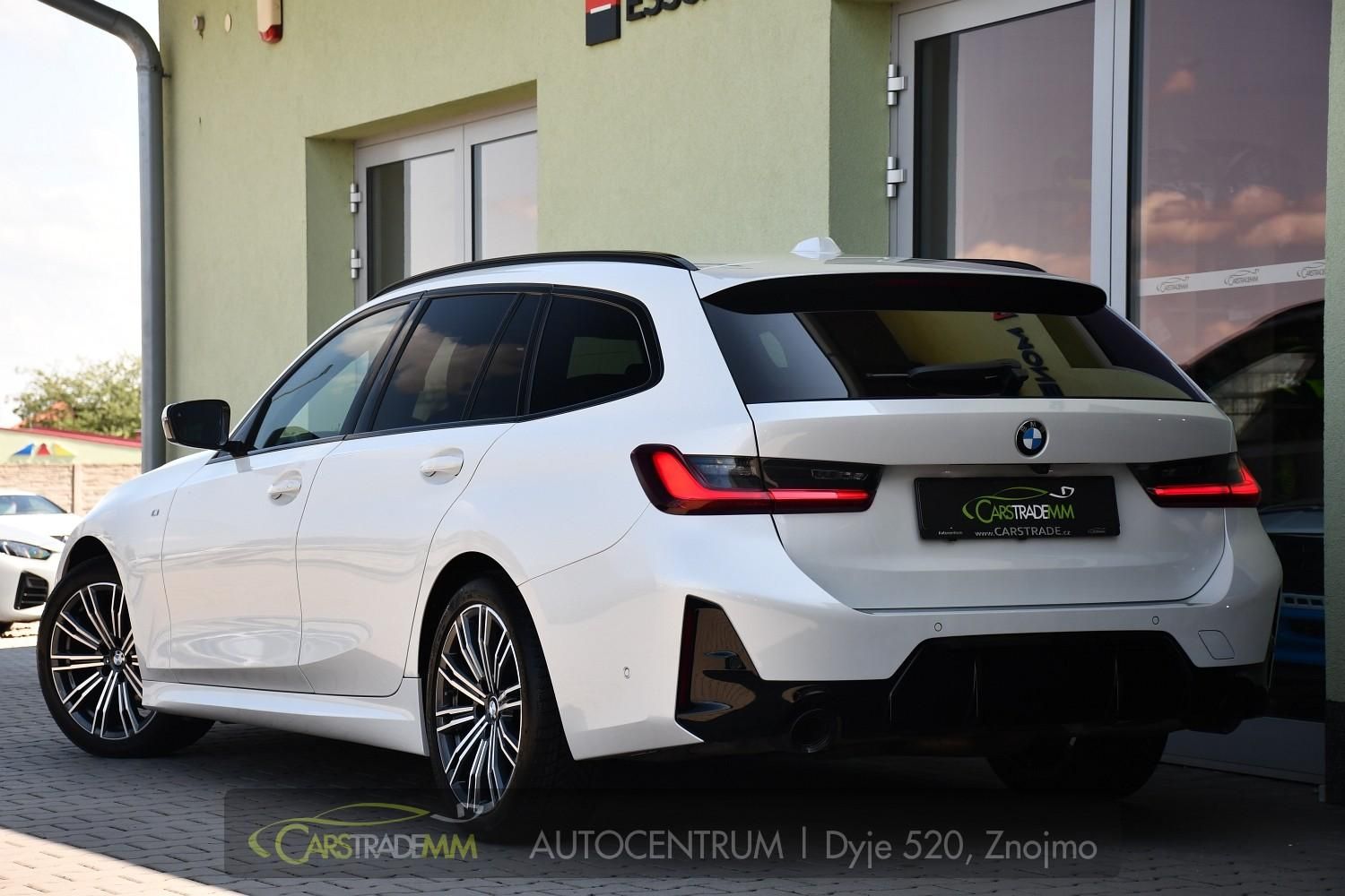 BMW Řada 3, 320D XDRIVE M-SPORT ČR HUD - fotka 3