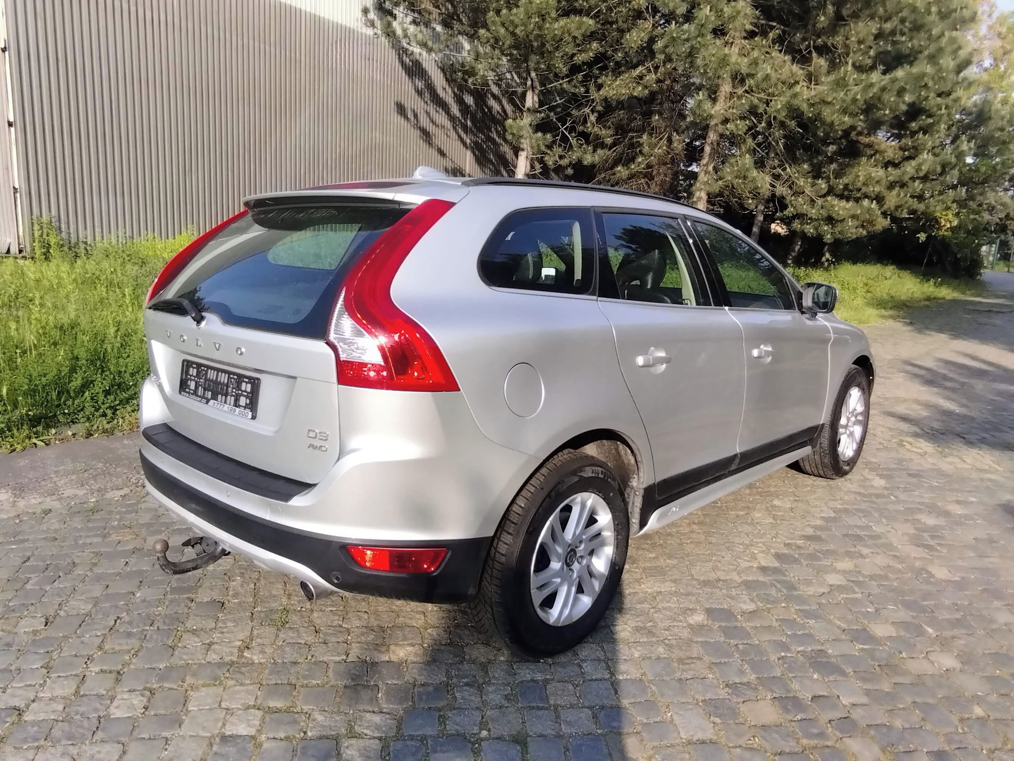Volvo XC60, 2.4 TD/120 kW, 4x4 - fotka 4