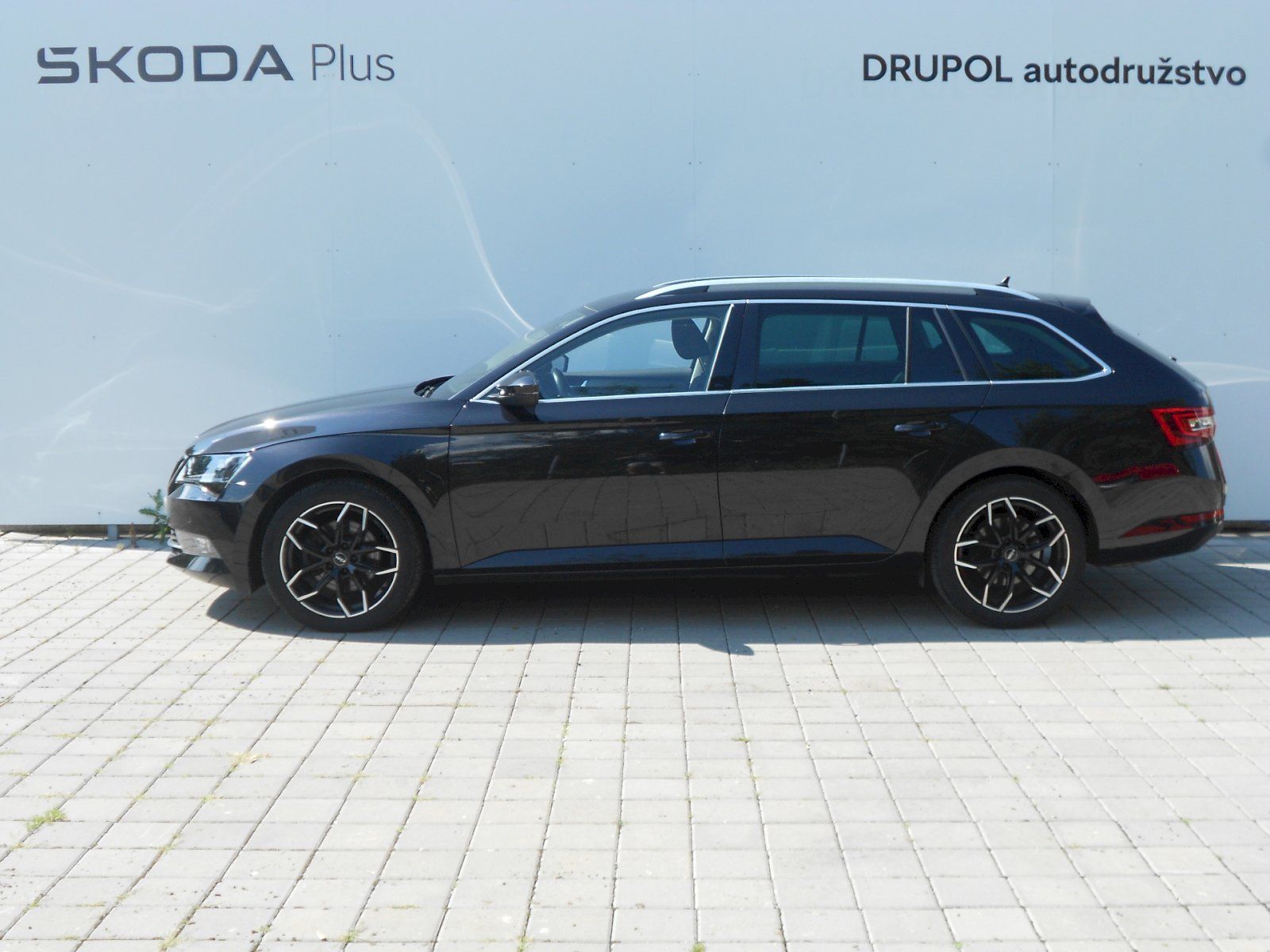 Škoda Superb, Combi III 2.0 TDI - 140 kW, St - fotka 3
