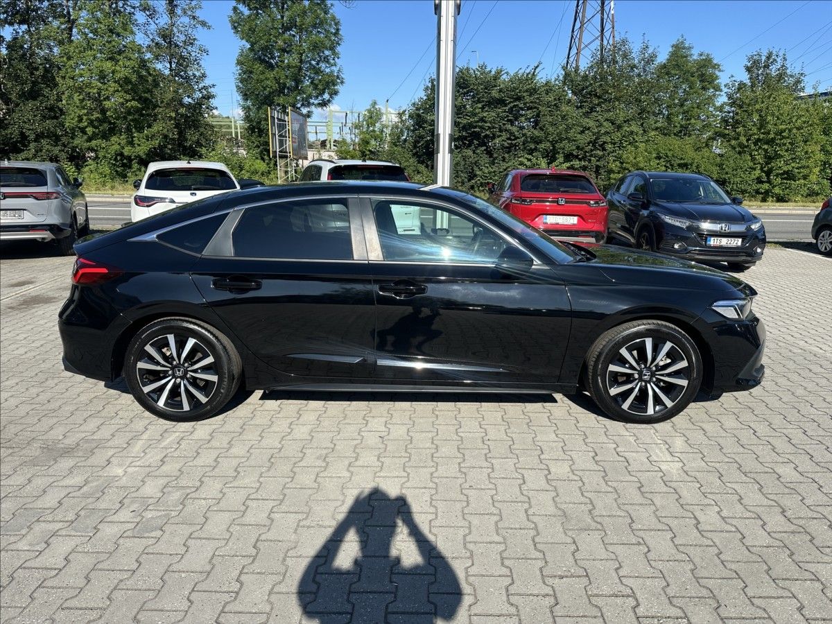Honda Civic, 2,0 e:HEV Elegance, ČR - fotka 2