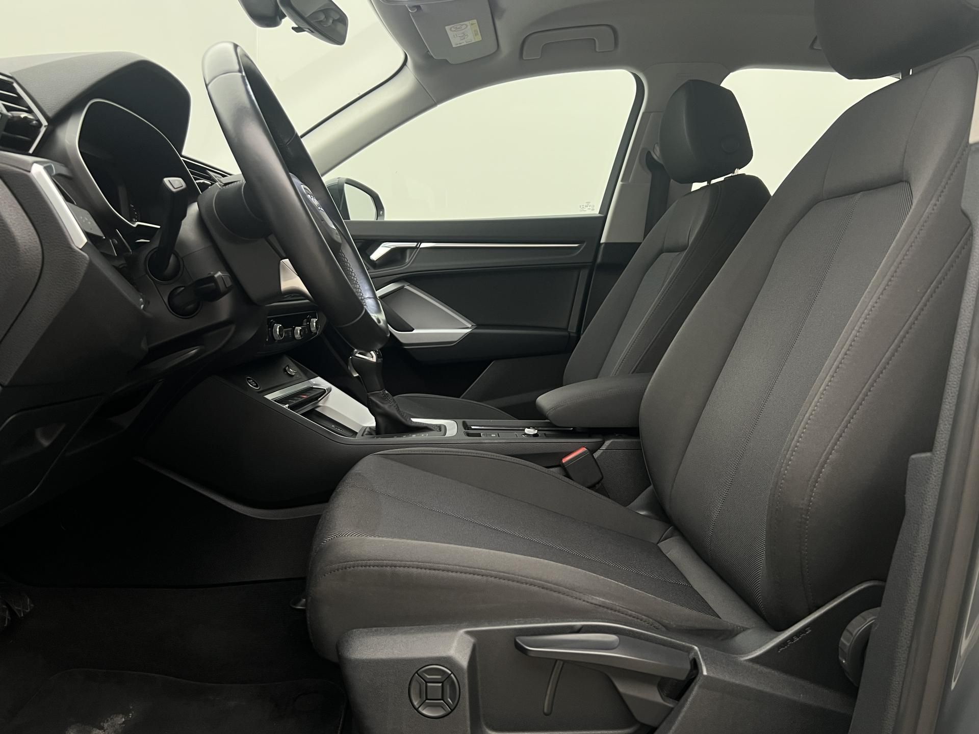Audi Q3, 35 TFSI AUT CZ - fotka 3