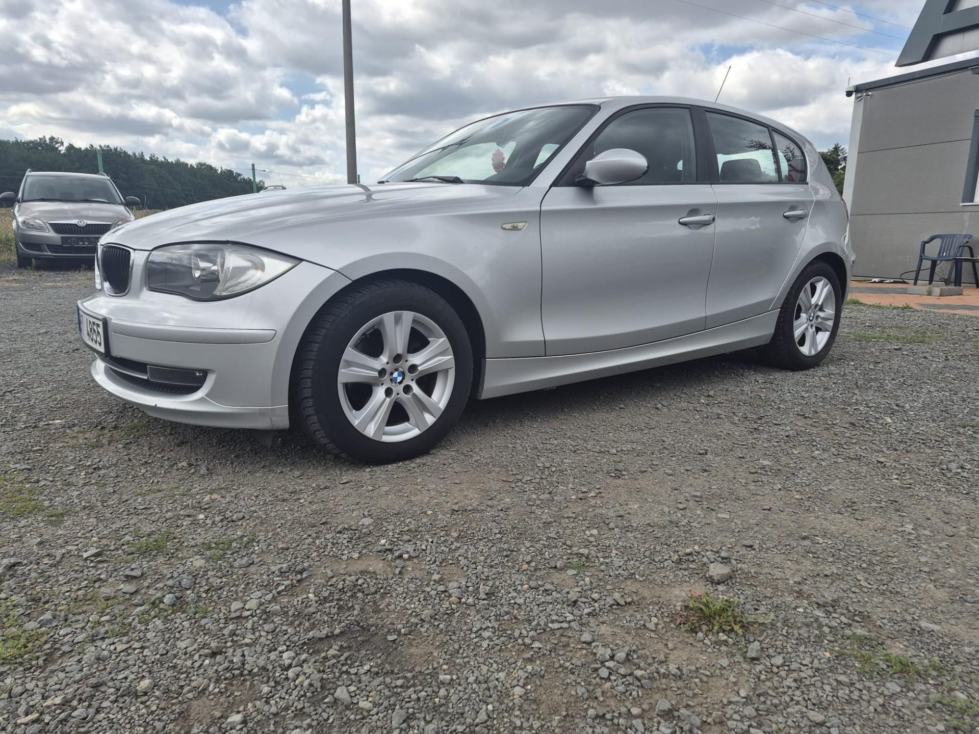 BMW Řada 1, 116i, 90 kW, ALU - fotka 4