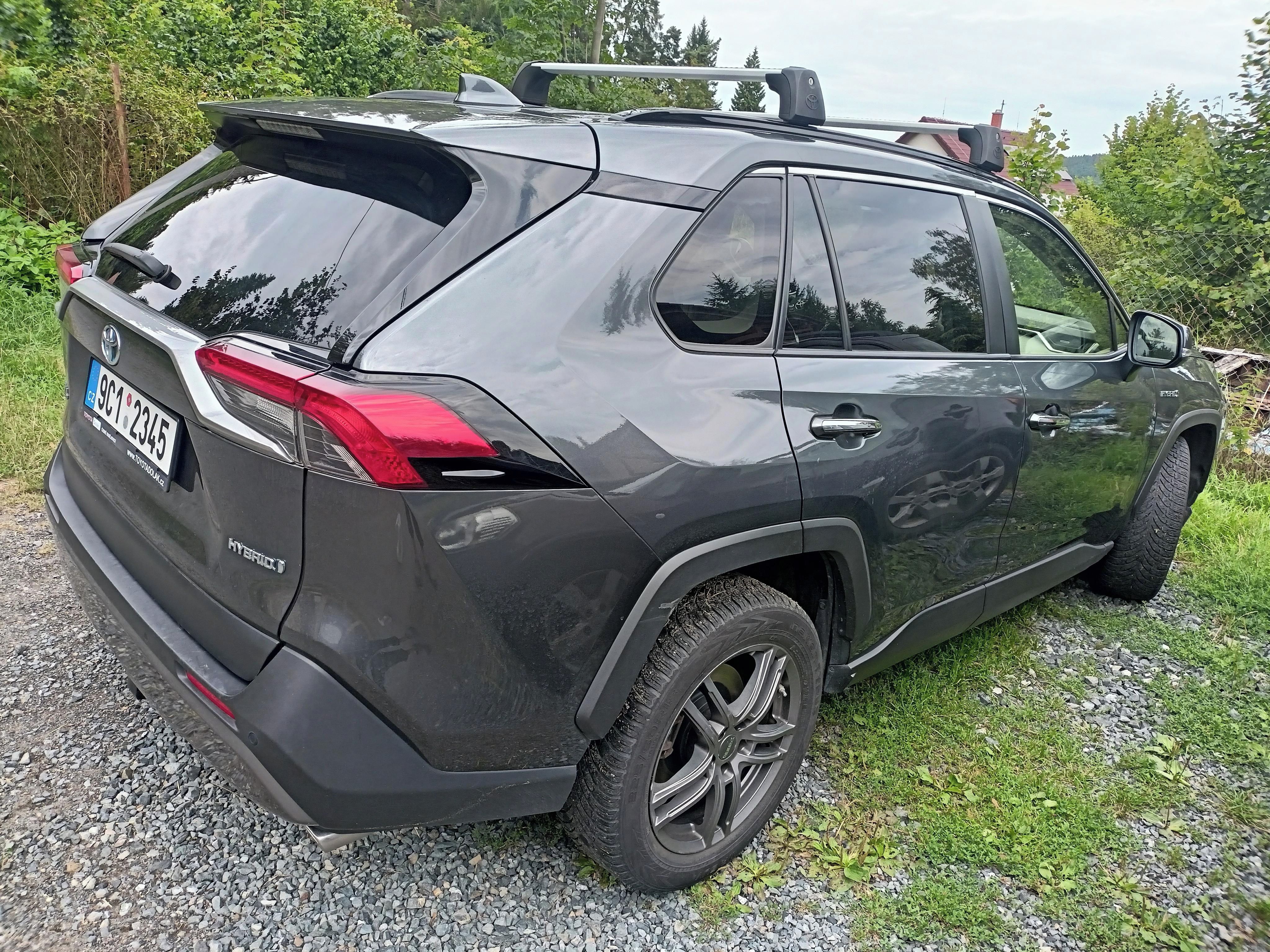 Toyota Rav4, 2.5 Hybrid 4x4 Executive e-CVT - fotka 2