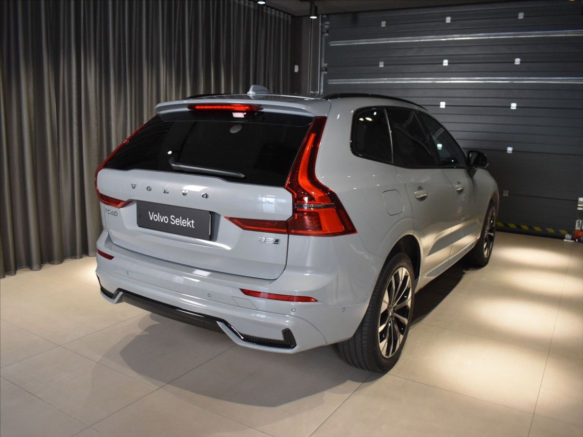 Volvo XC60, 2,0 T8 AWD PLUS - fotka 4