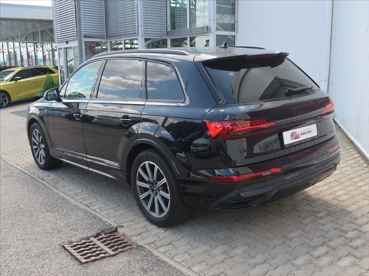 Audi Q7, 3,0 TDI quattro  S line - fotka 4