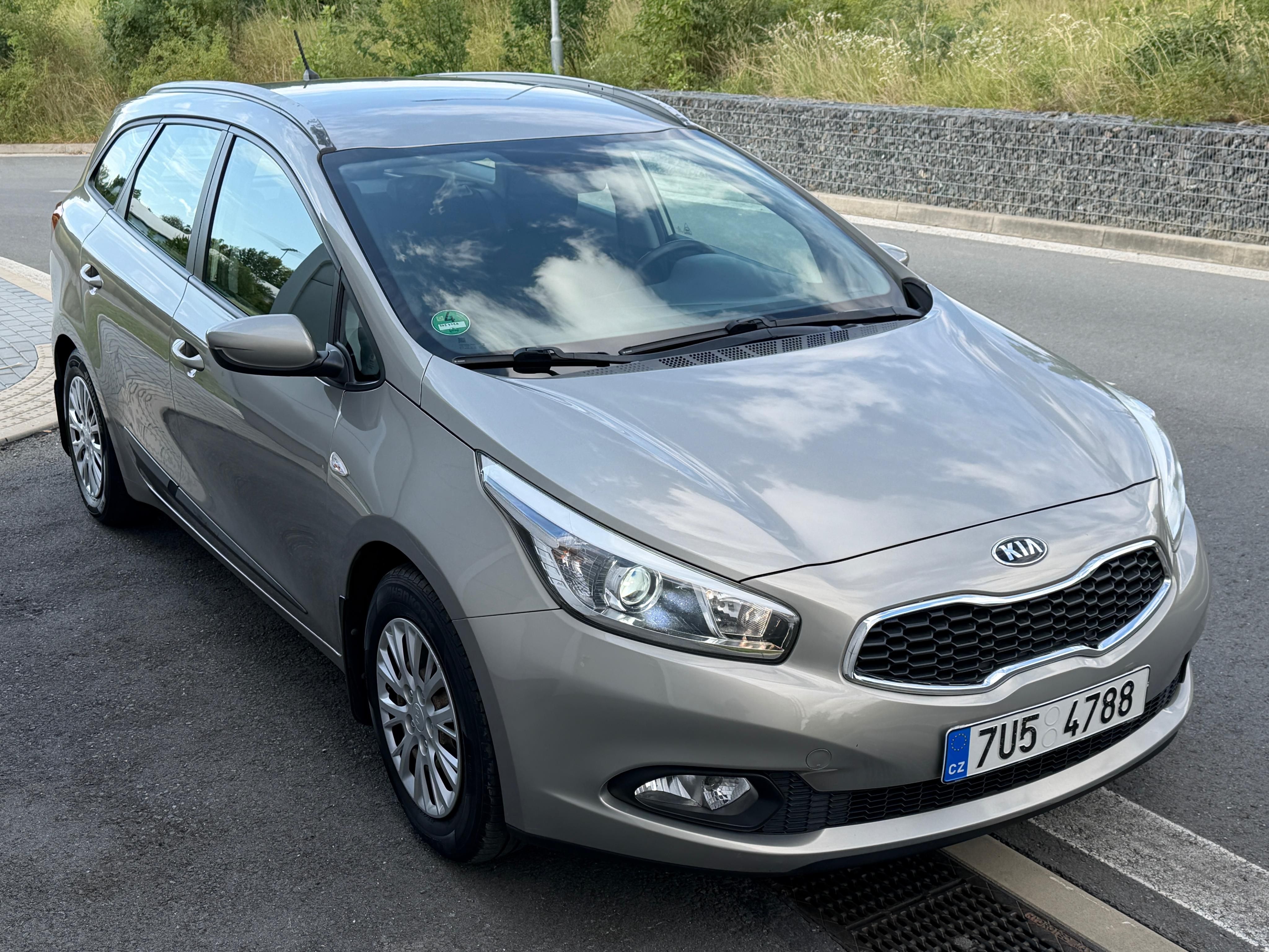 Kia Cee´d, KIA CEE'D, 1.6 GDi, 99 kw - fotka 3